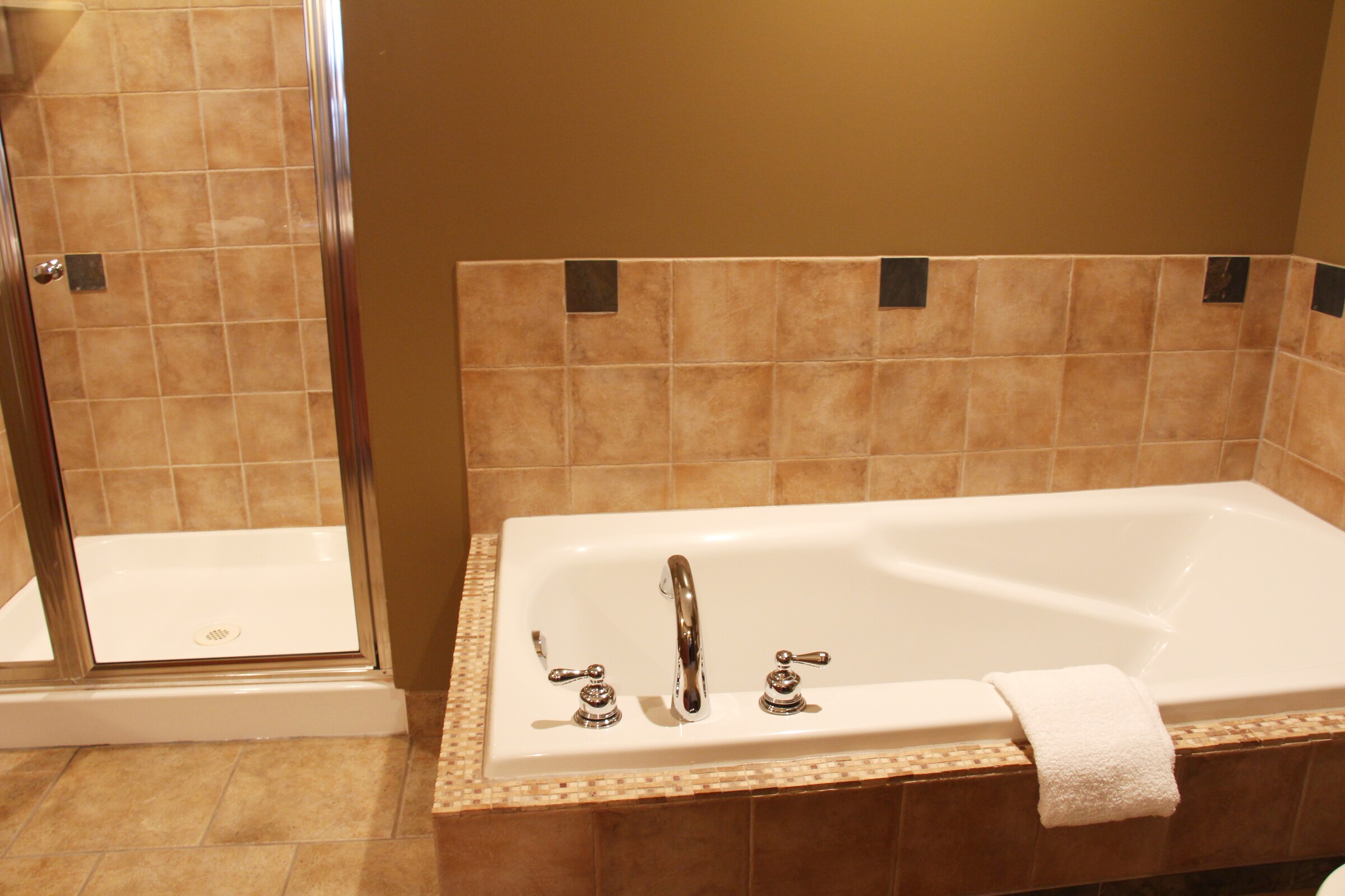 629 - Master Ensuite Bathroom