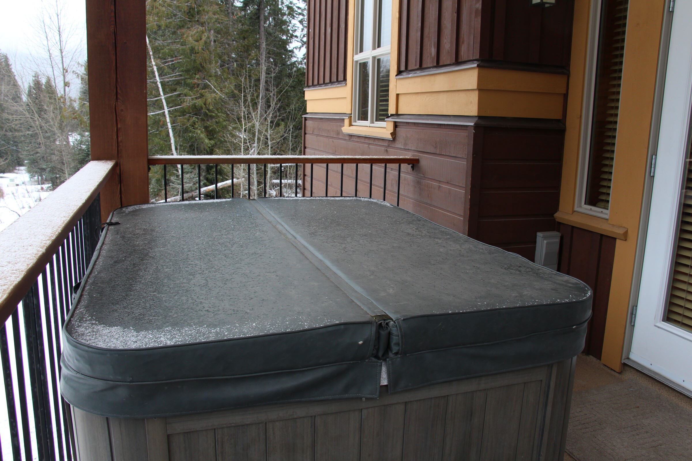 629 - Balcony with Hot Tub