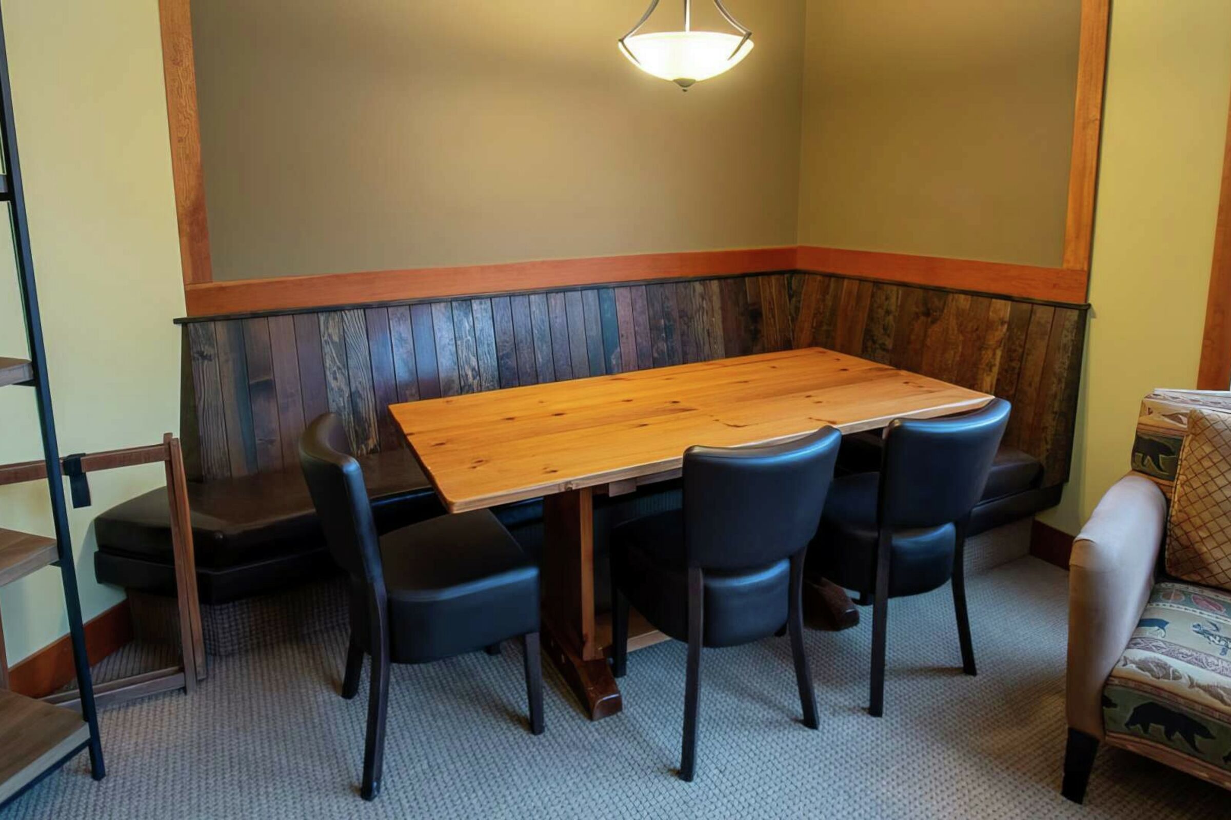 637A - Dining Room