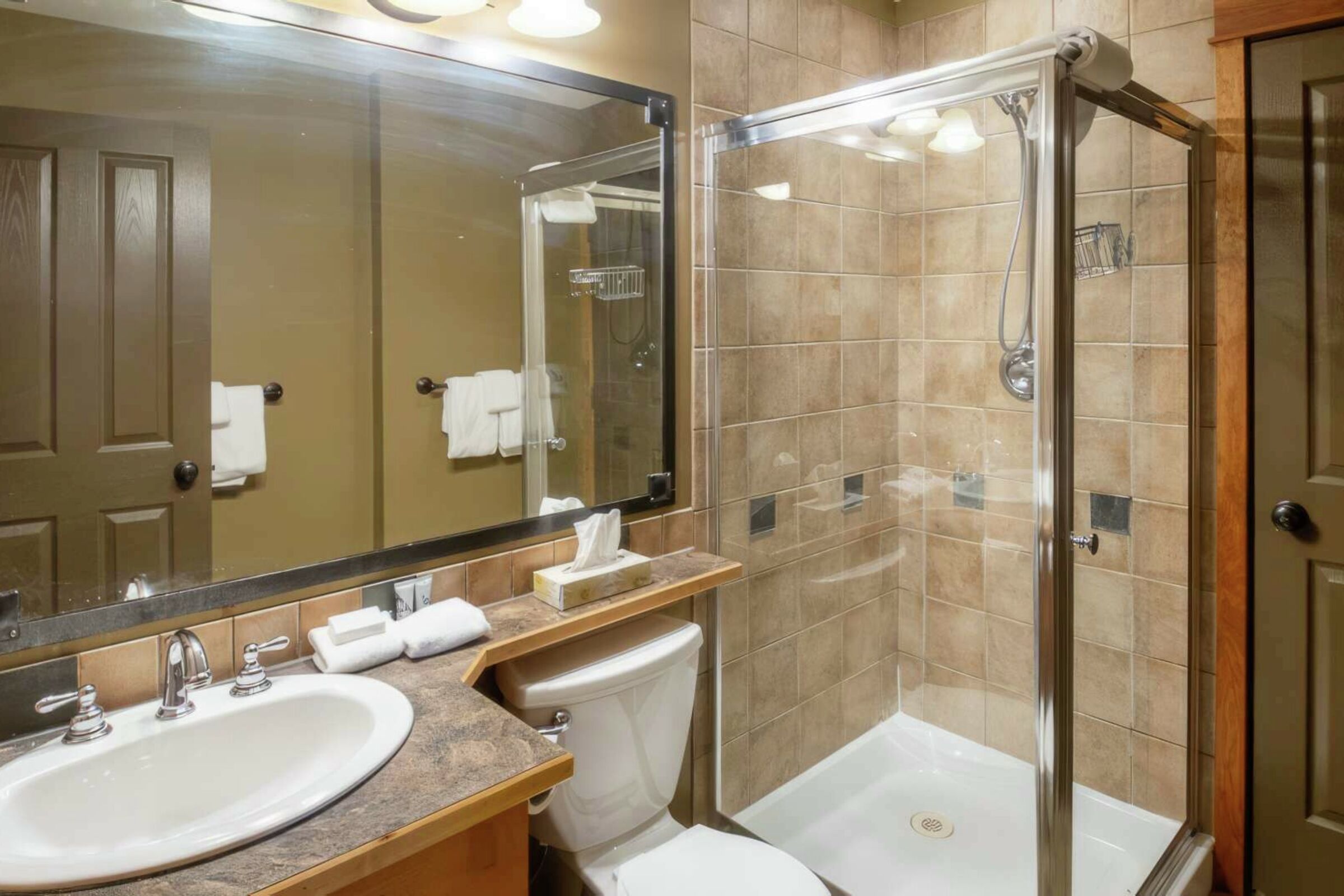 640A - Master Ensuite Bathroom