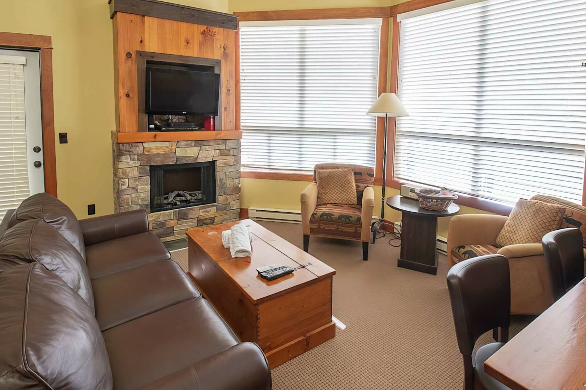 643A - Living Room