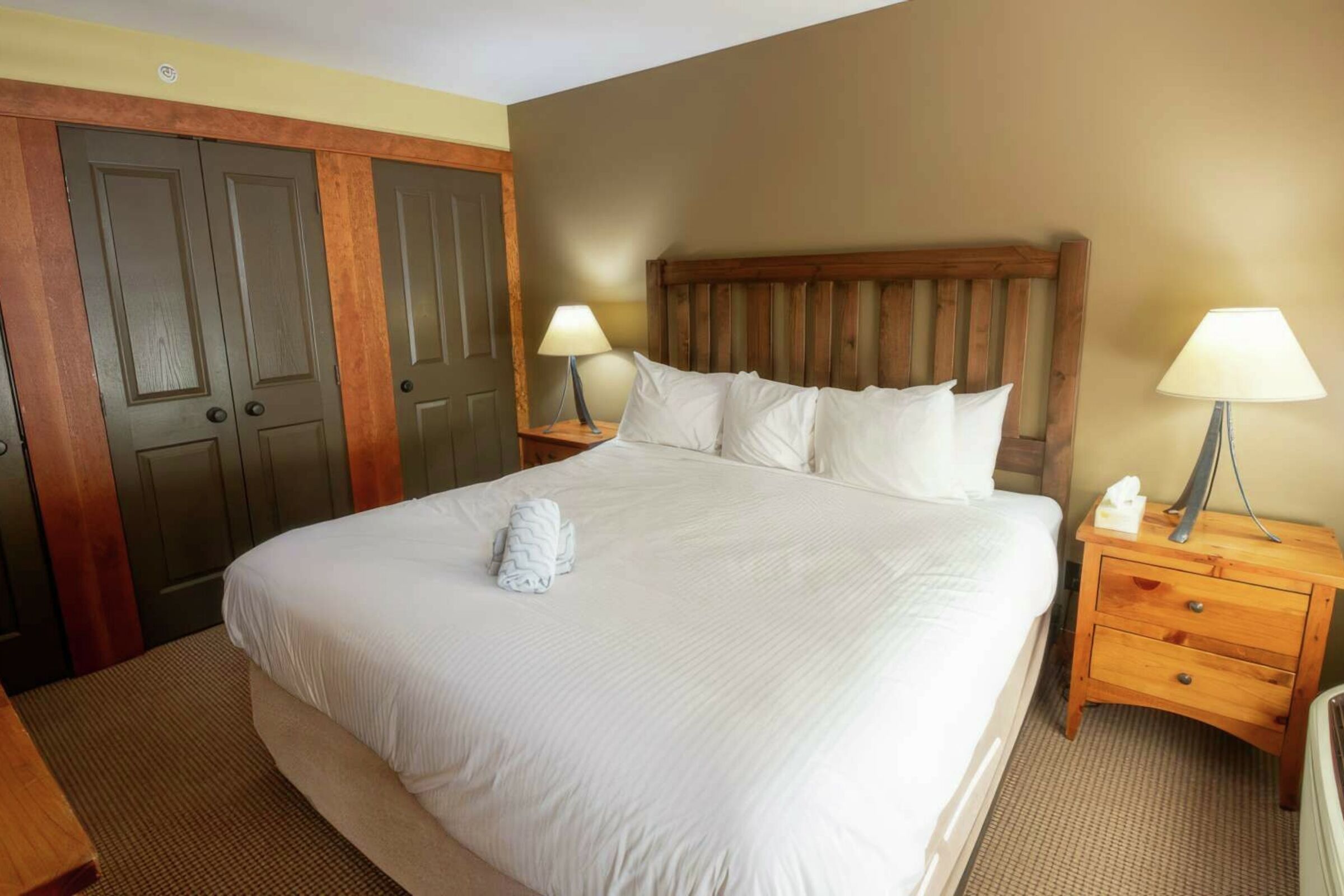 645A - Master Bedroom
