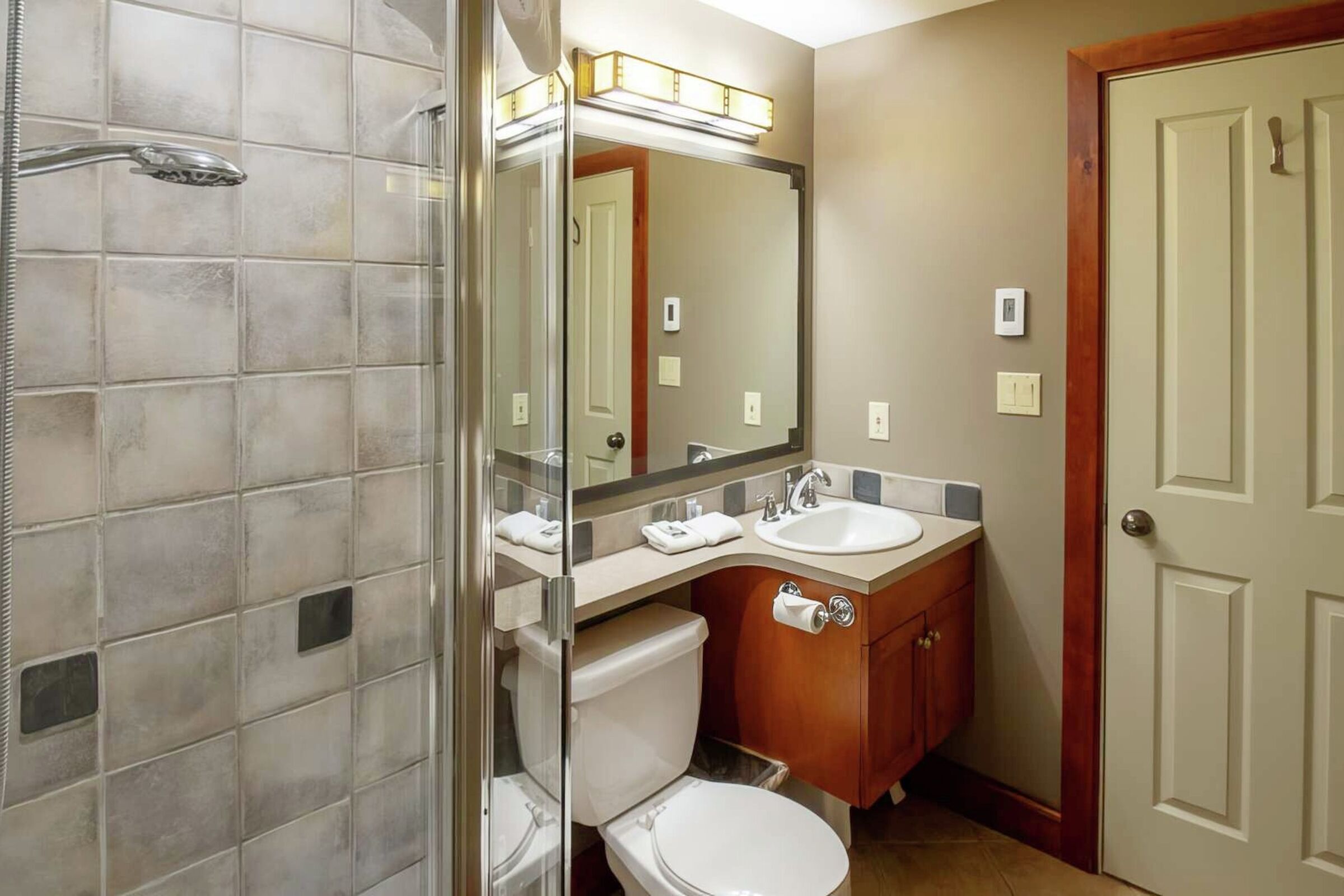 Master Ensuite Bathroom