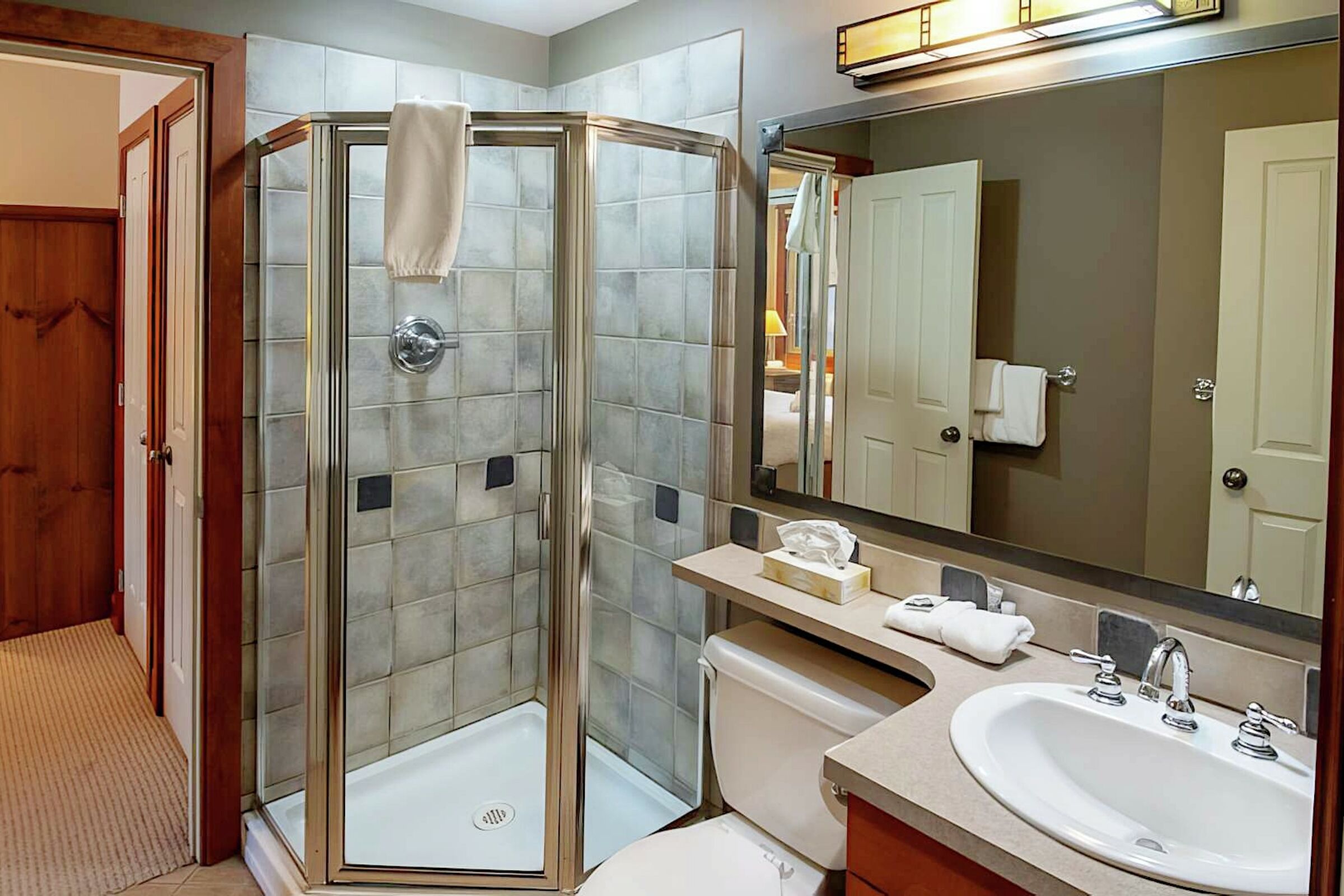 533A - Master Ensuite Bathroom