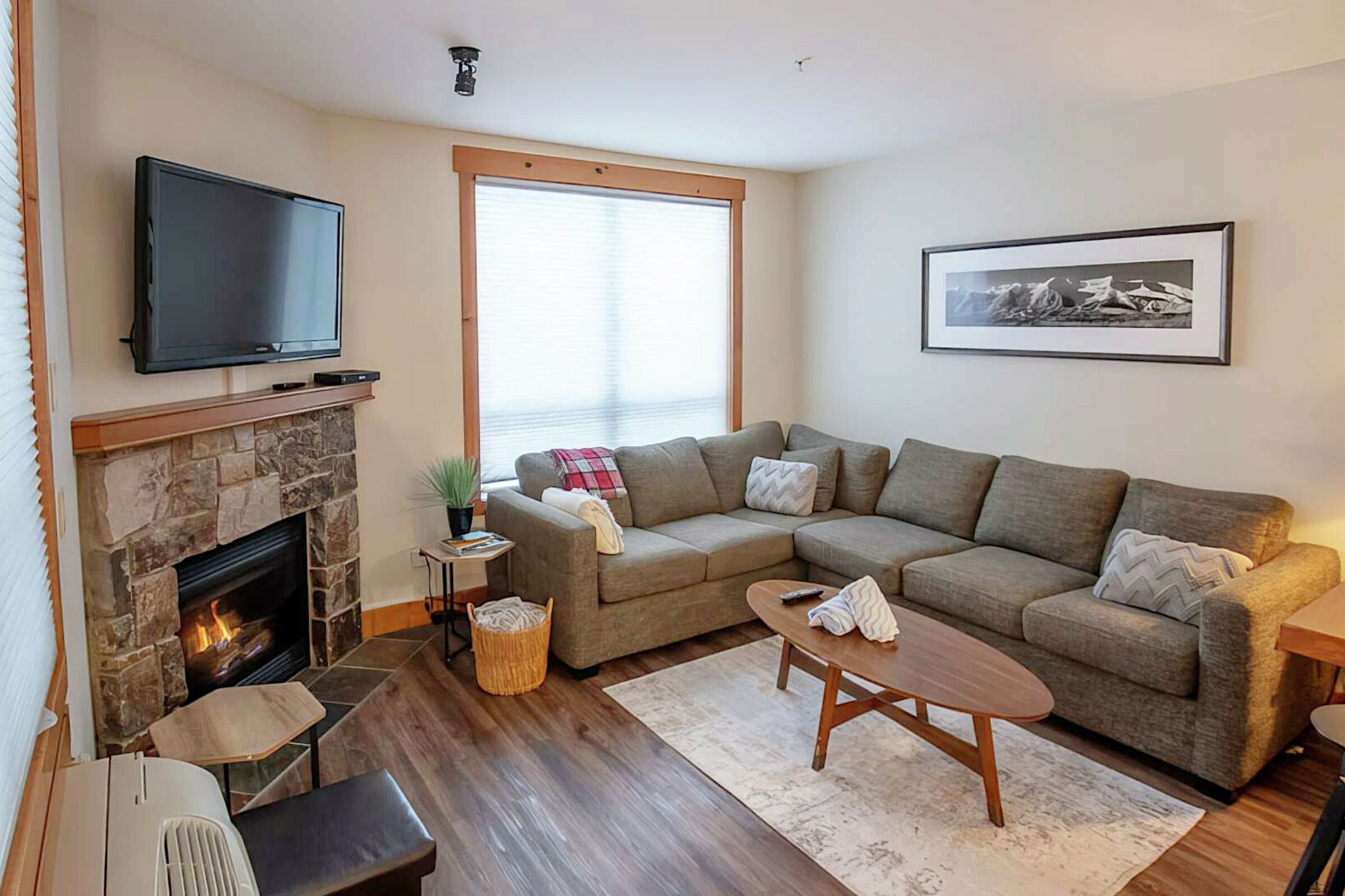 417 - Living Room