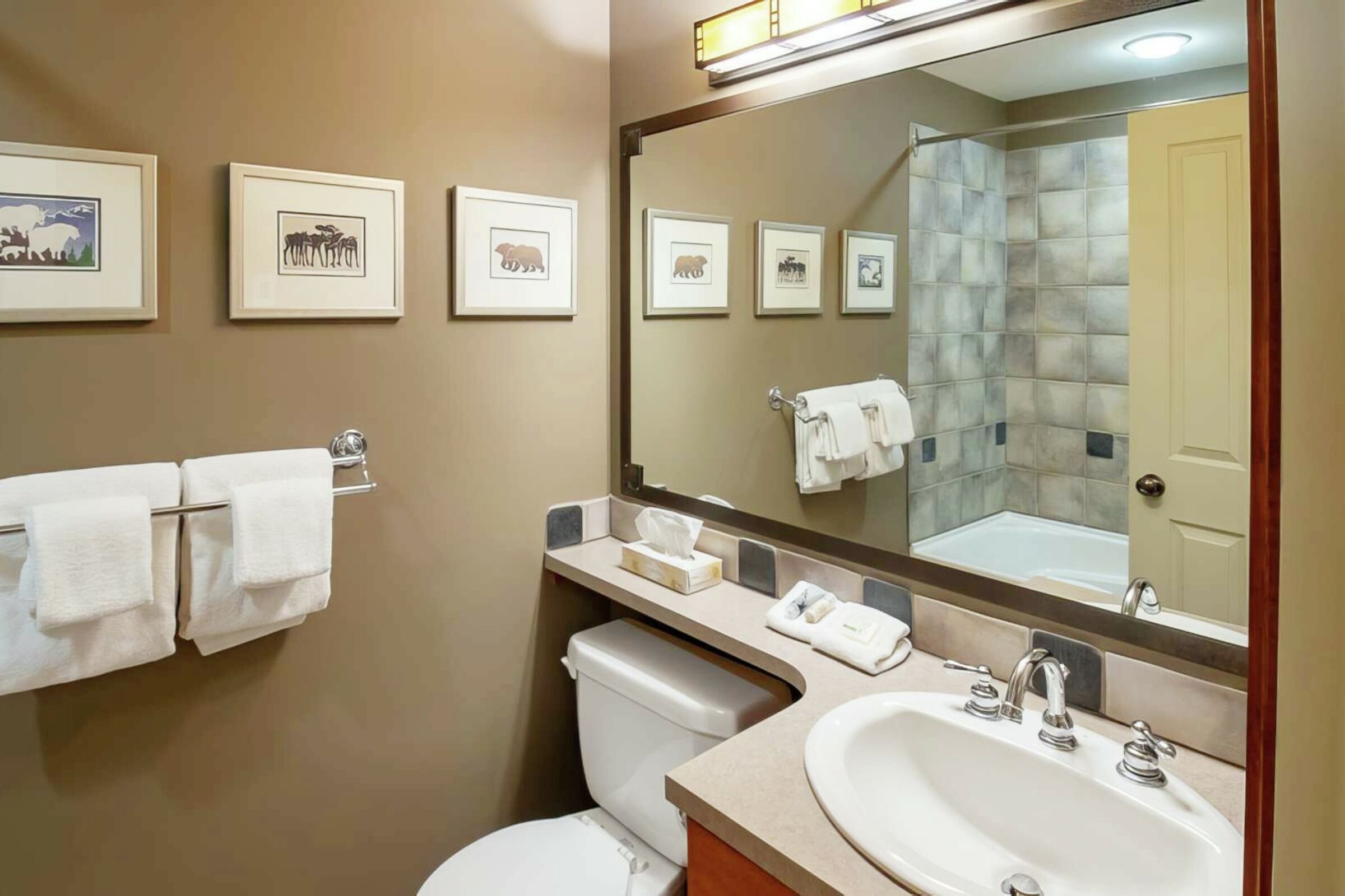 533 - Bathroom