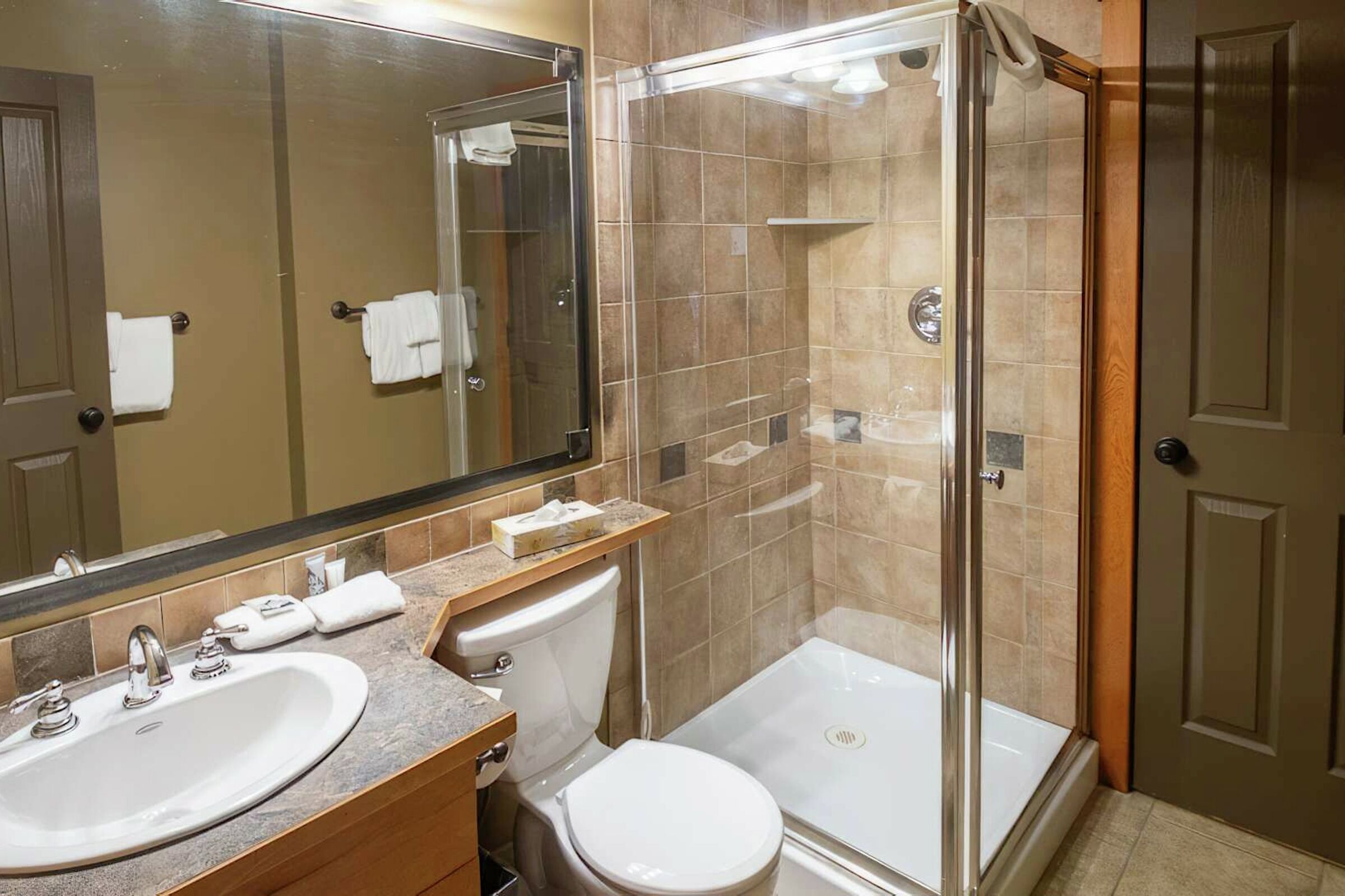 637 - Master Ensuite Bathroom