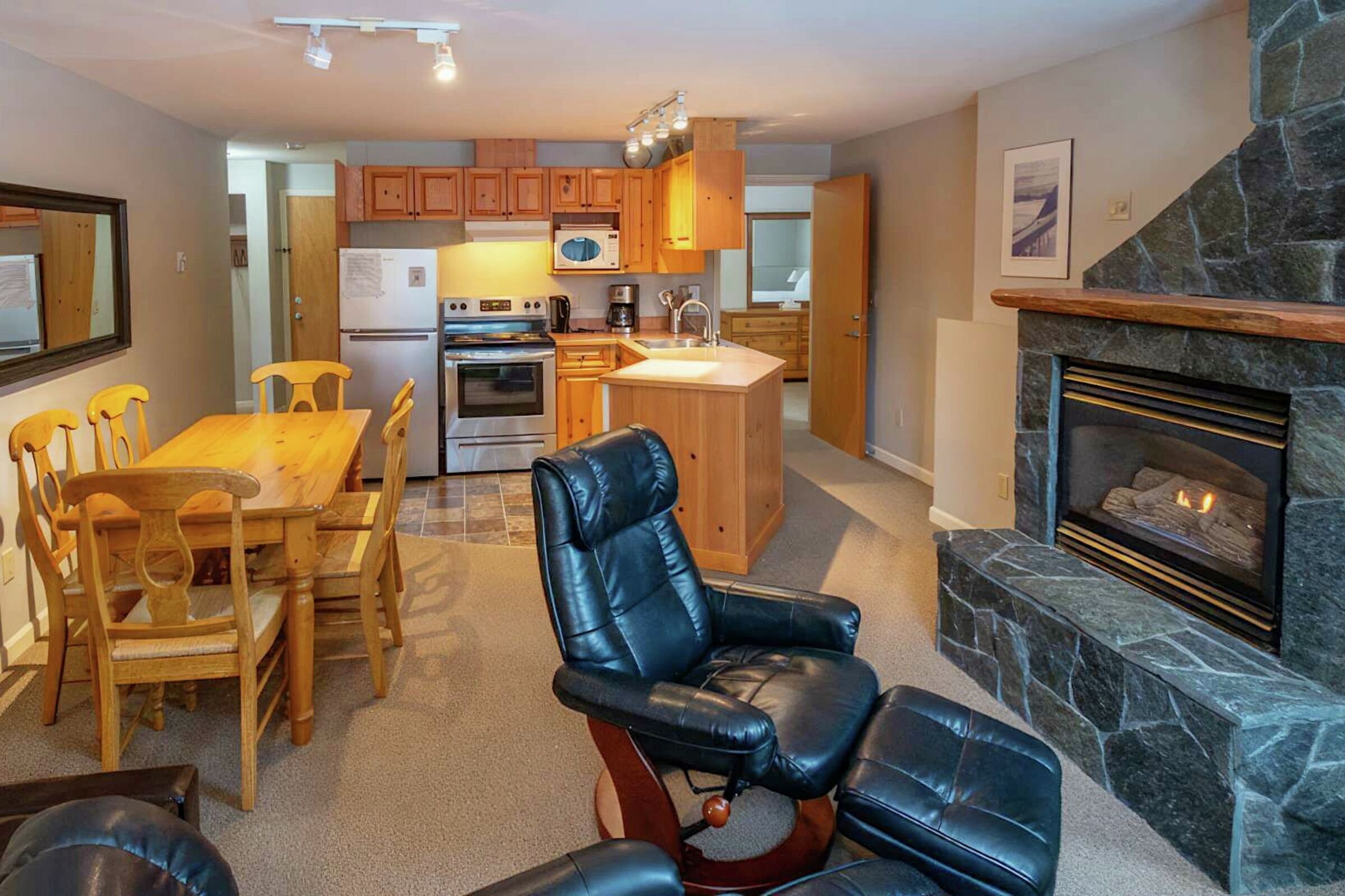 306 - Living Room & Dining Room
