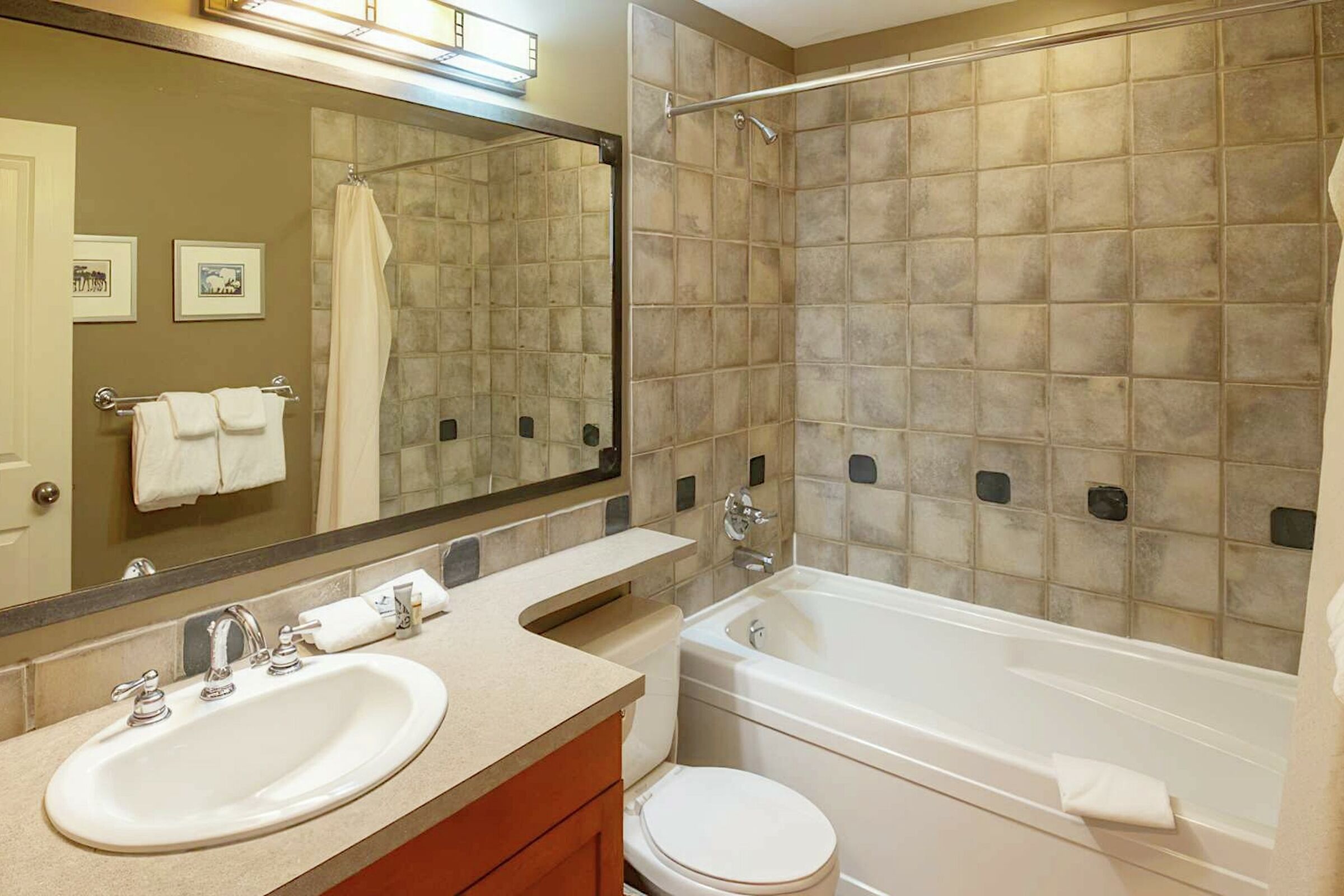 540 - Master Ensuite Bathroom