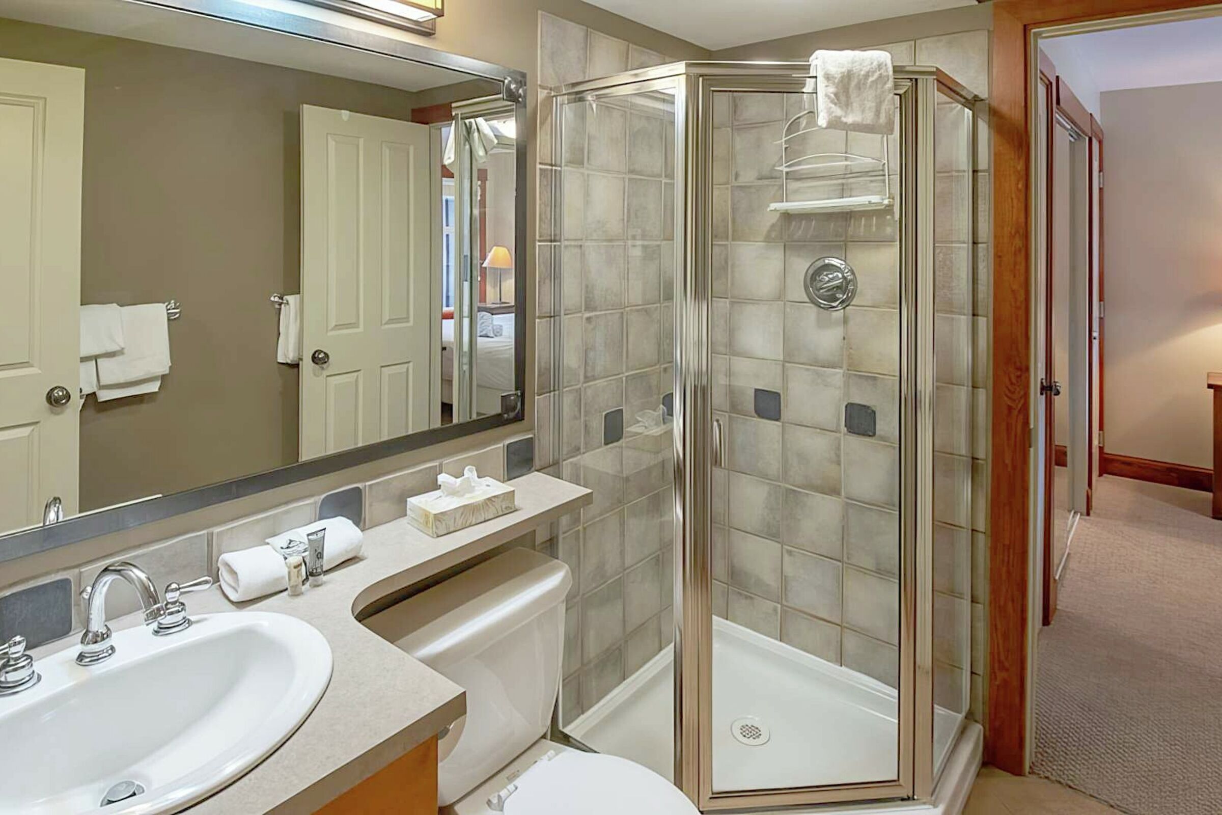 540 - Ensuite Bathroom