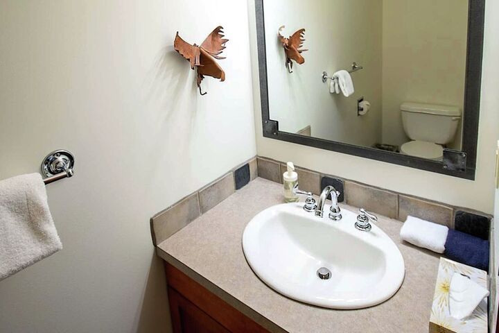 541 - Loft Ensuite Bathroom