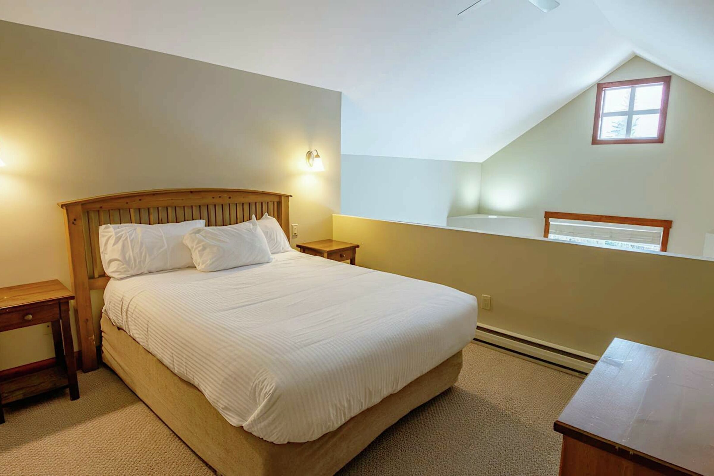 542 - Loft Bedroom