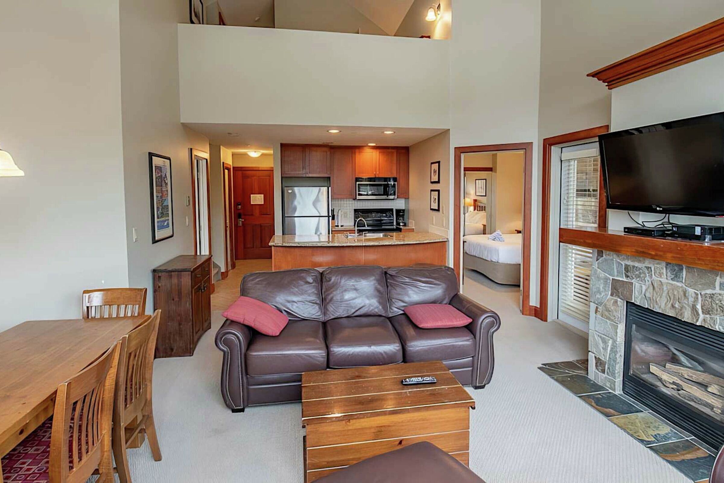 544 - Living Room