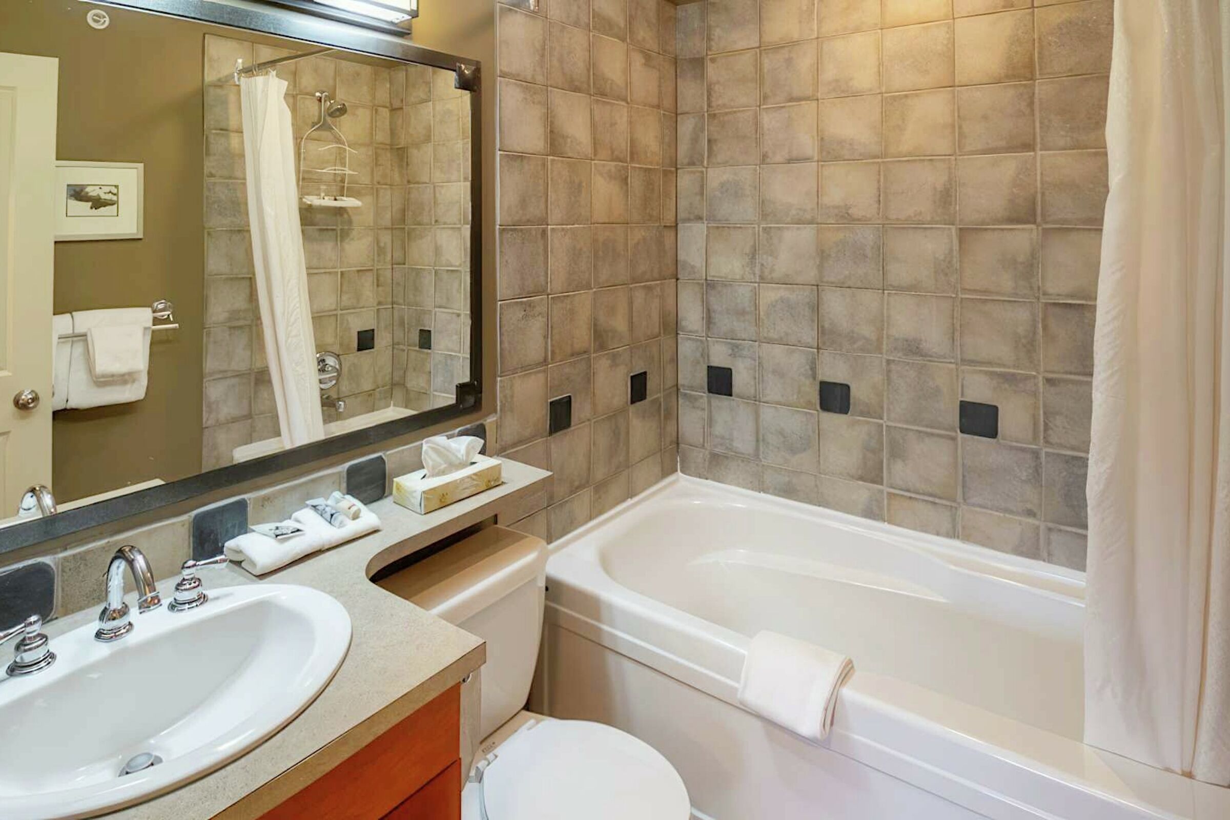 544 - Master Ensuite Bathroom