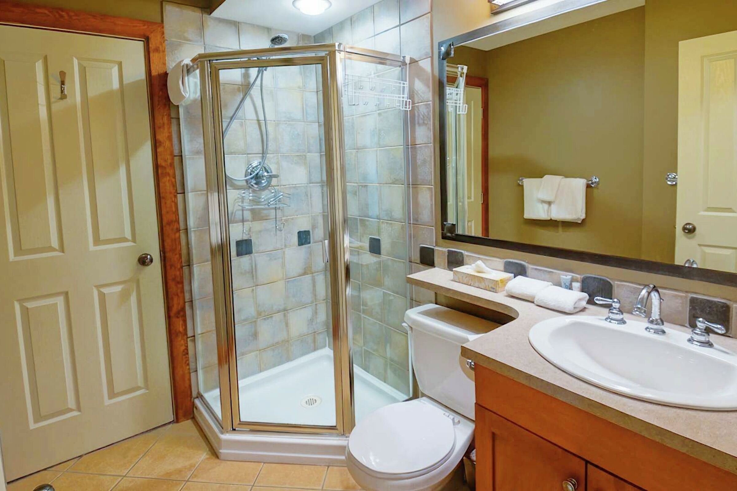 545 - Ensuite Bathroom