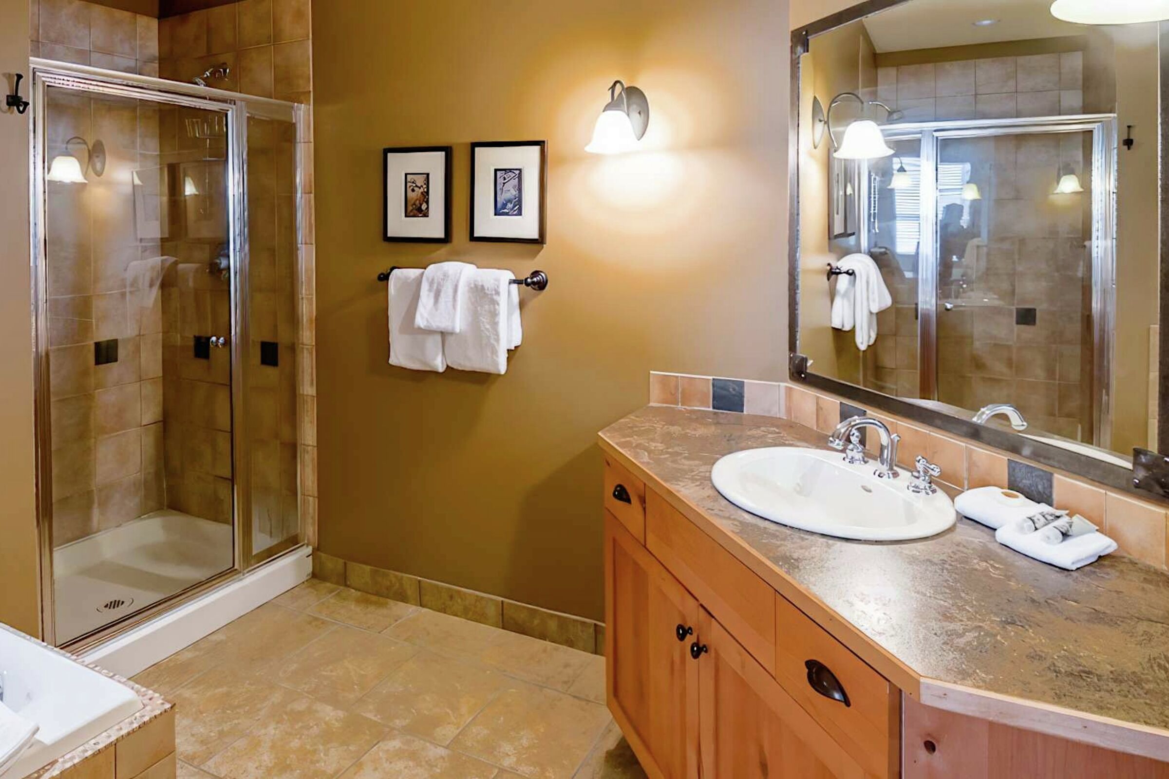 621 - Master Ensuite Bathroom