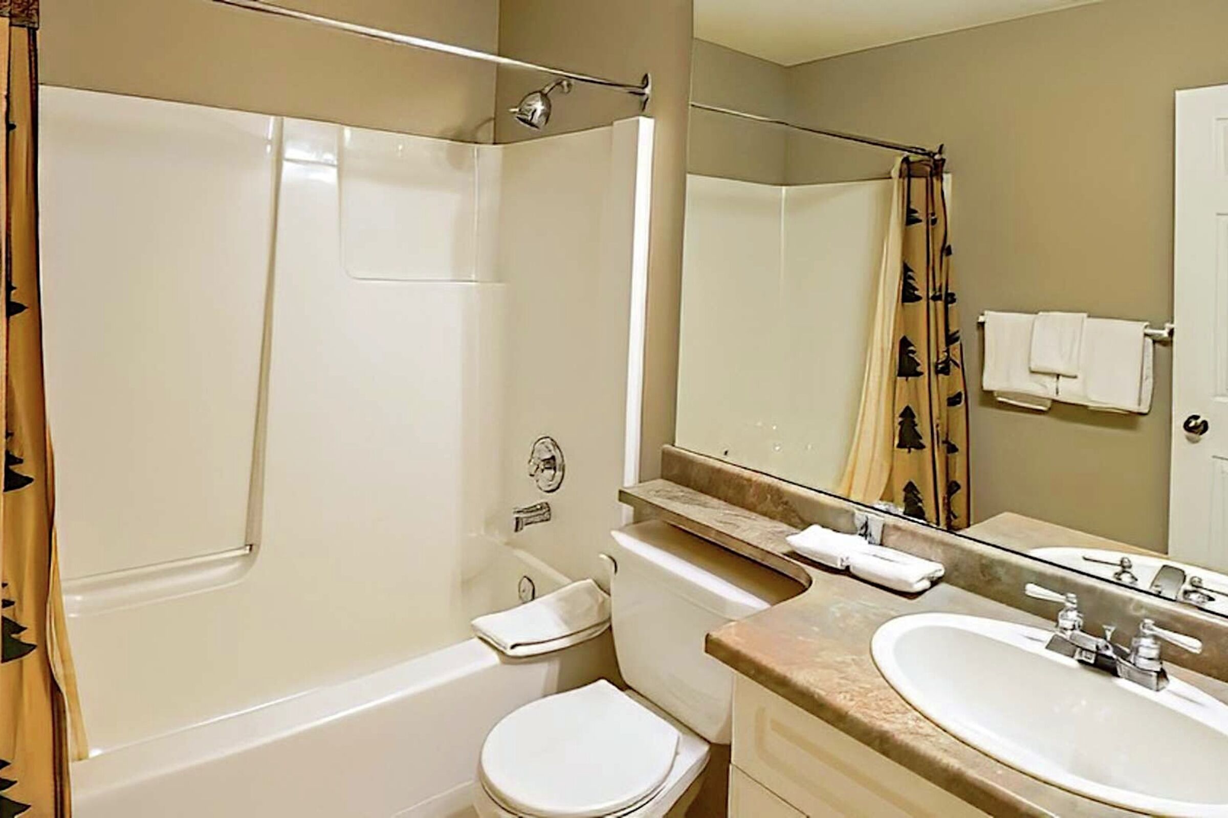 3 Bdrm + Den - Bathroom