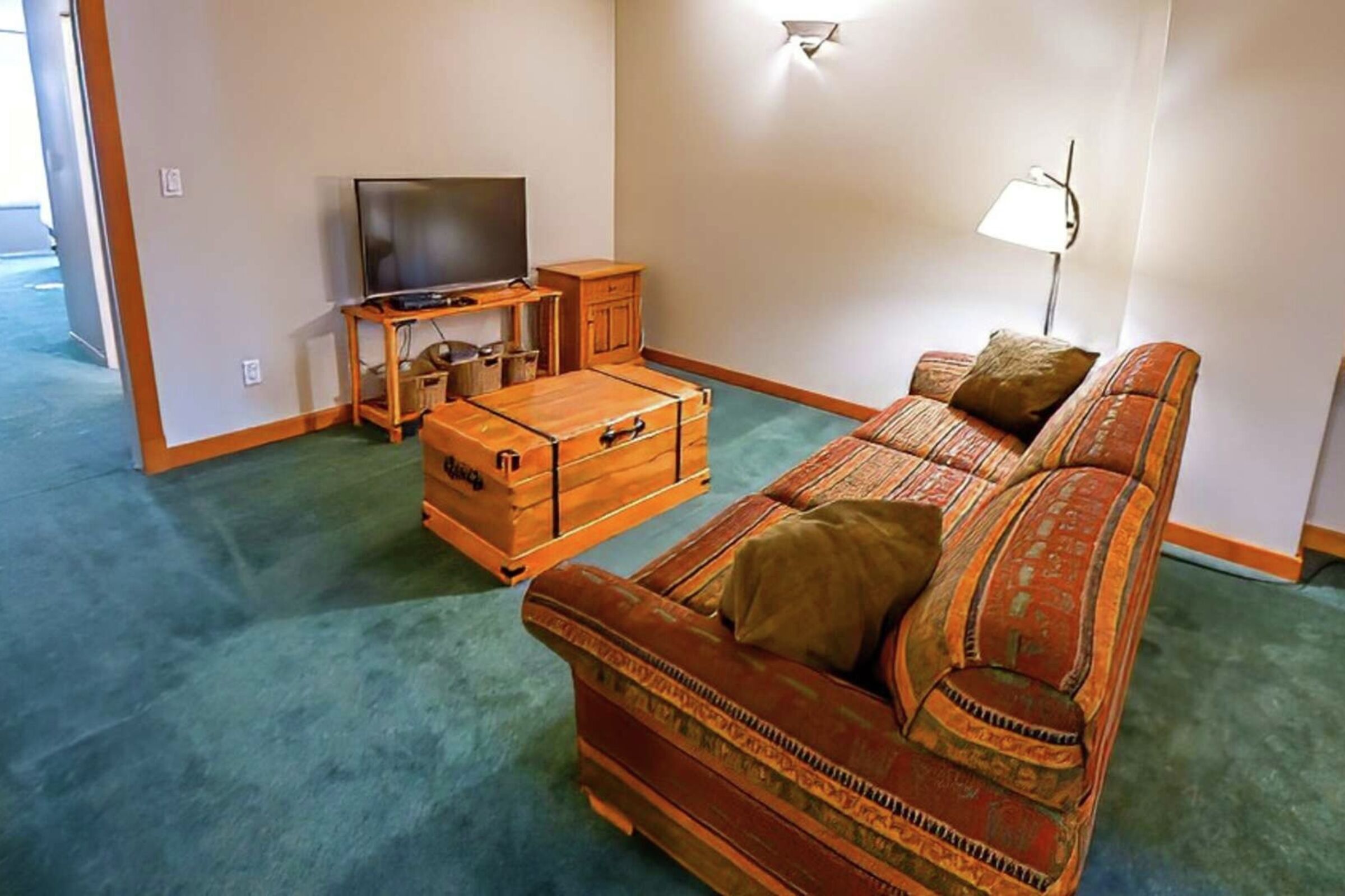 3 Bdrm + Den - TV Room