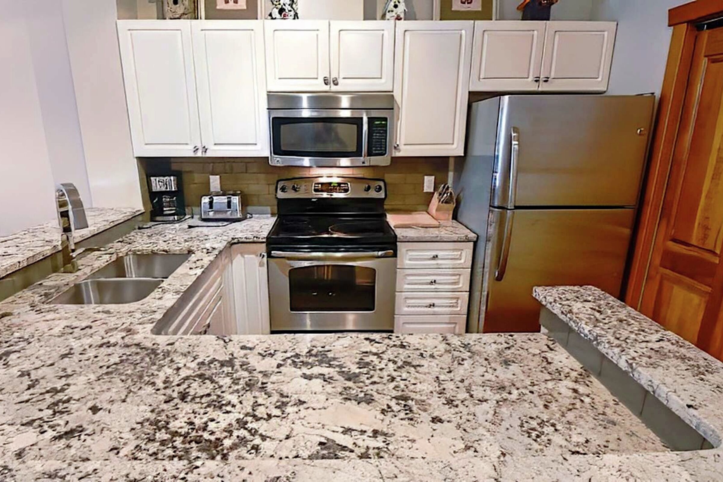 3 Bdrm + Den - Kitchen