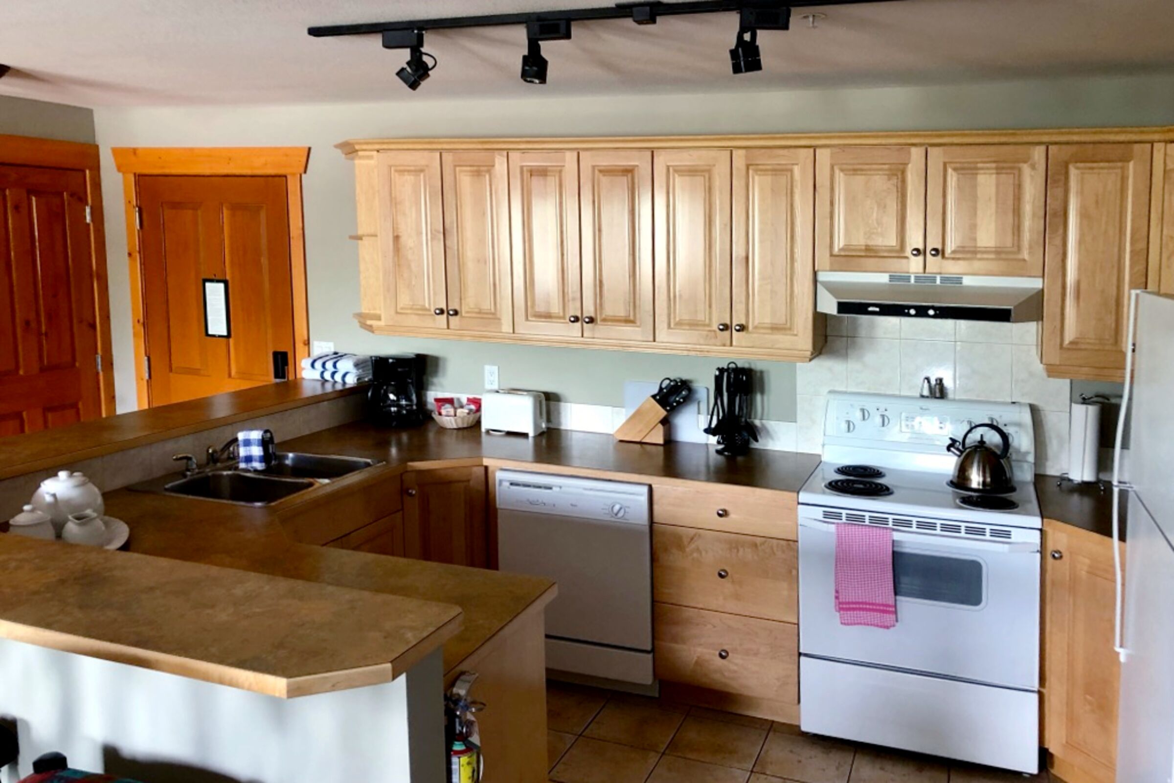 One Bedroom Kitchen