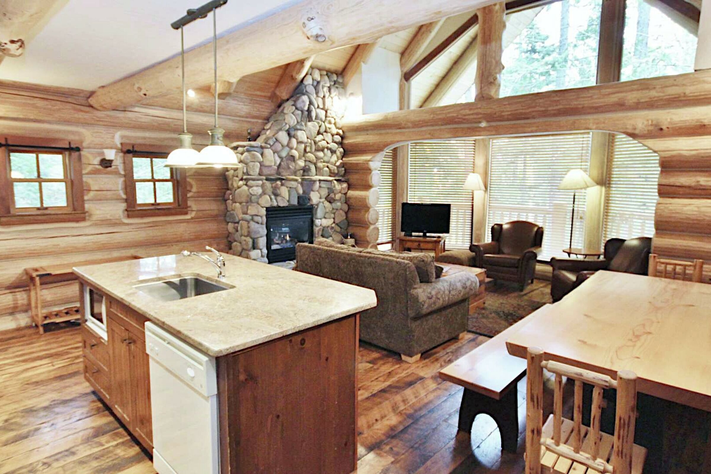 Kitchen & Dining Room