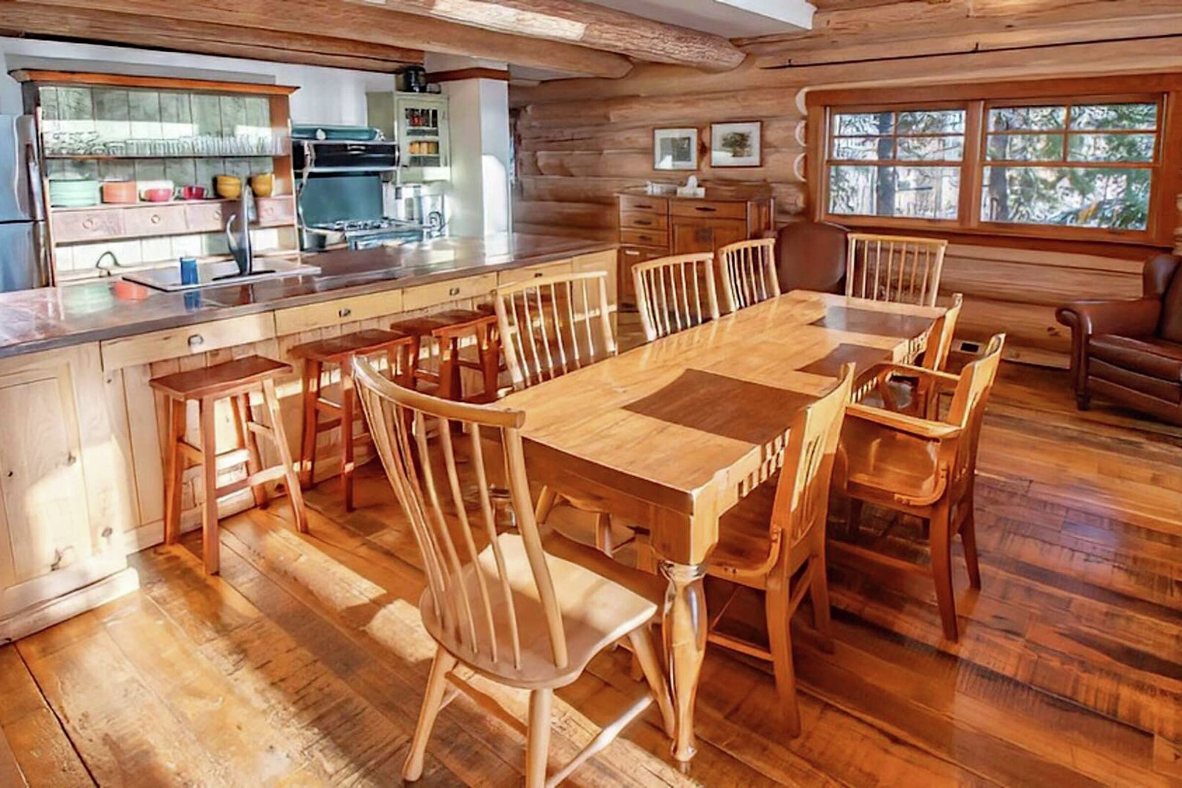 Dining Room & Kitchen