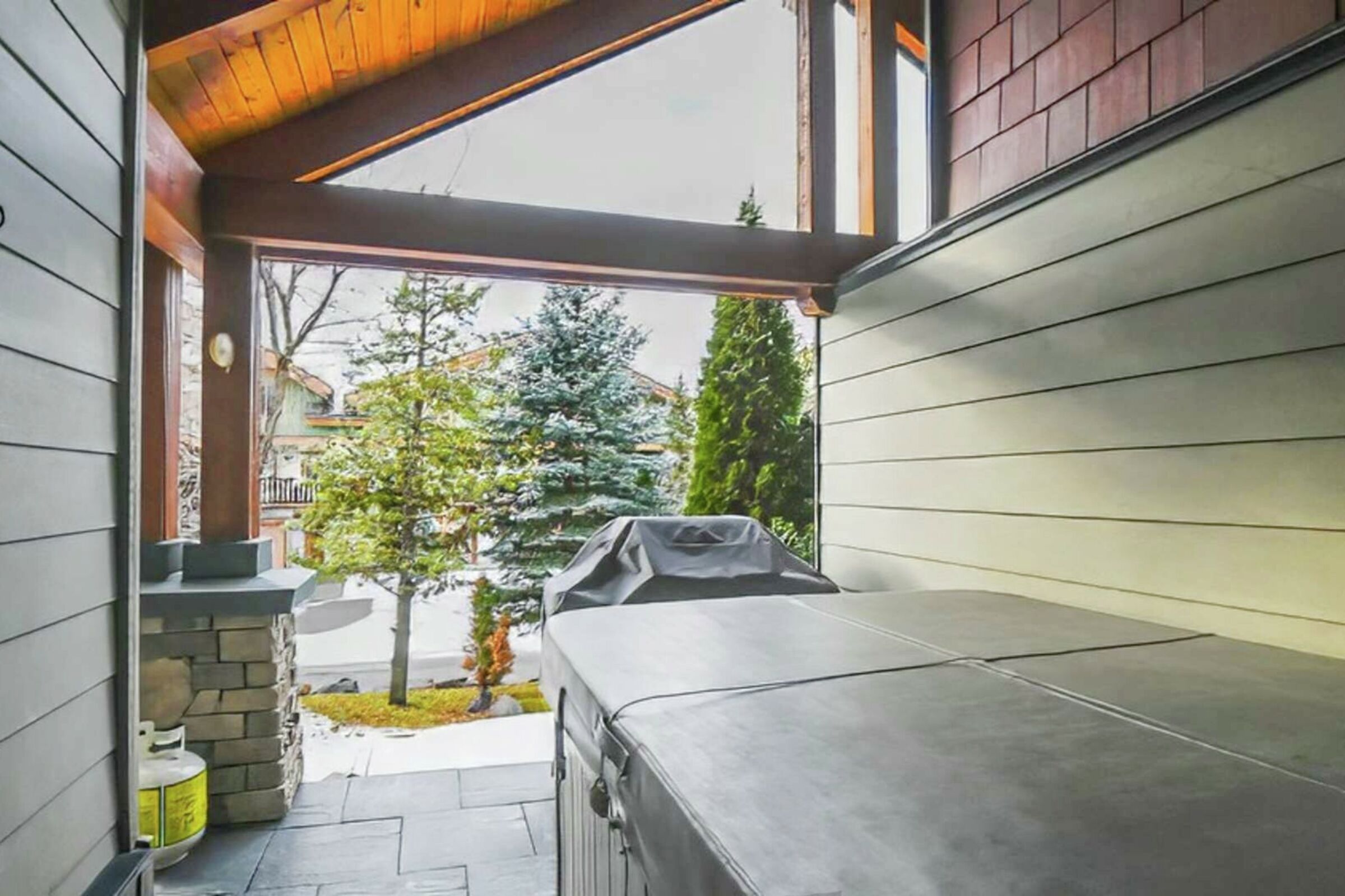 Bear #41-103 - Deck with Hot Tub 