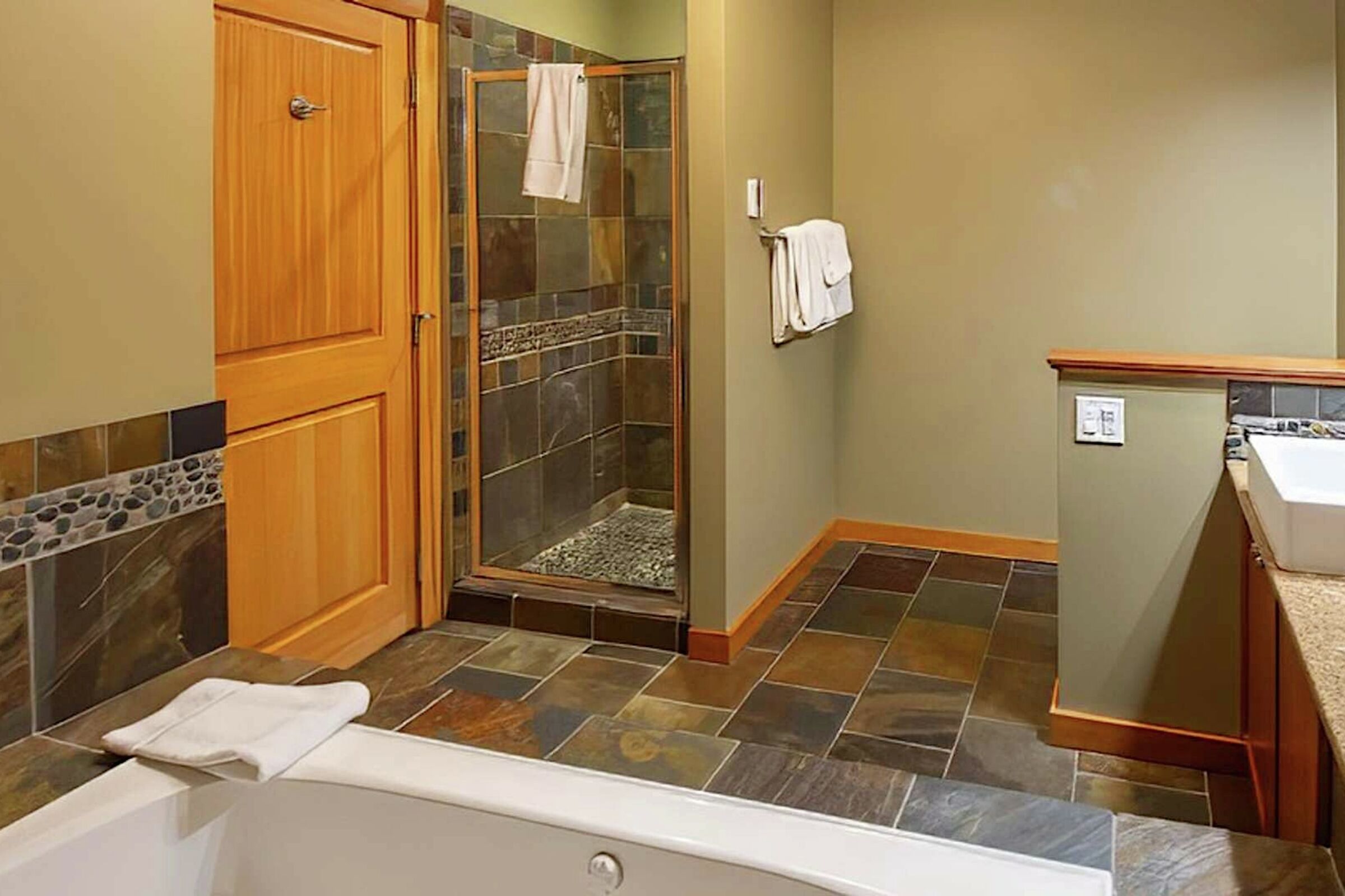 Master Ensuite Bathroom