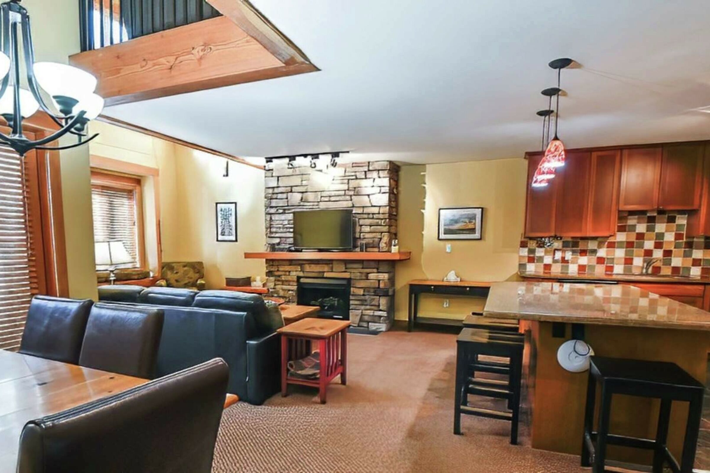 Bear #43-104 - Living Room