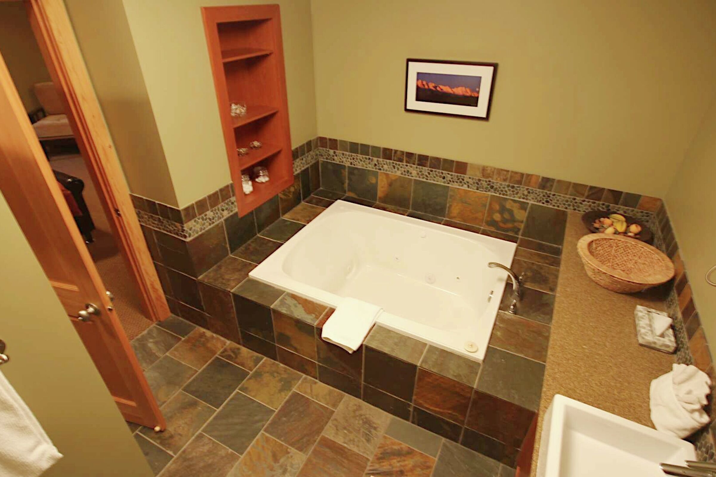 Bear #43-104 - Master Ensuite Bathroom