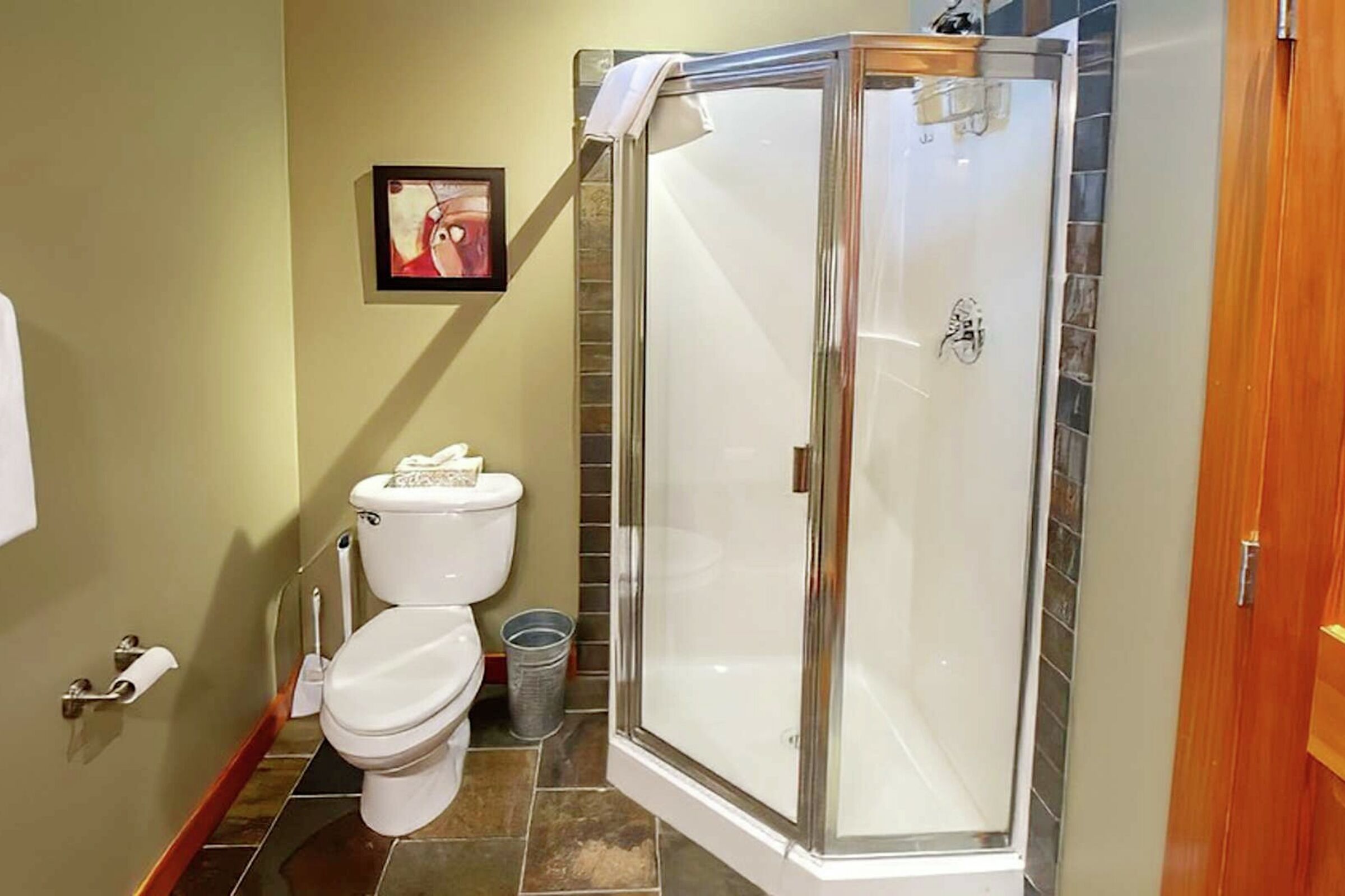 Bear #45-104 - Ensuite Bathroom