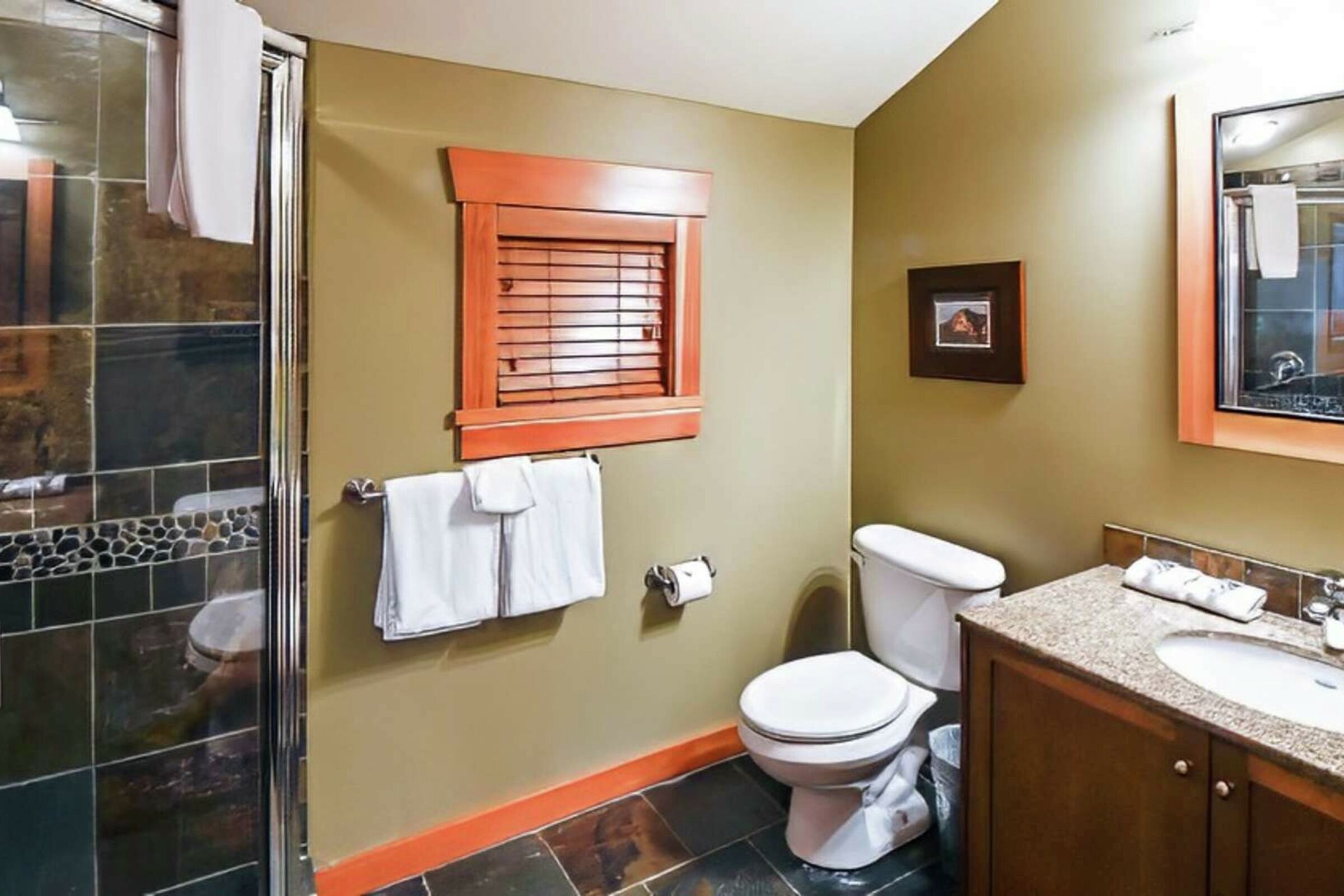 Elk #45-106 - Master Ensuite Bathroom