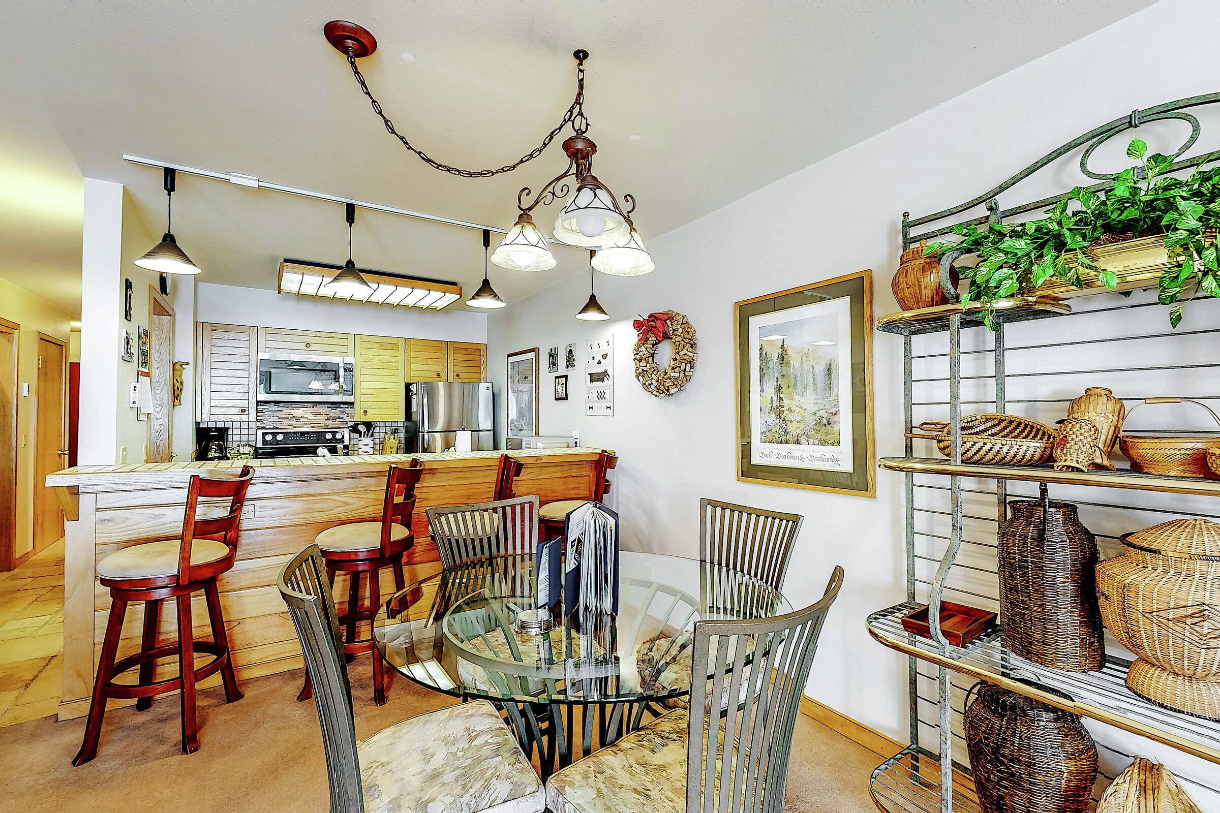 Dining Room & Kitchen