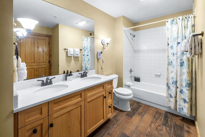 2 Bdrm + Murphy - Master Ensuite Bathroom