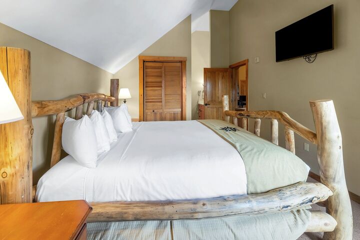 2 Bdrm + Murphy - Bedroom