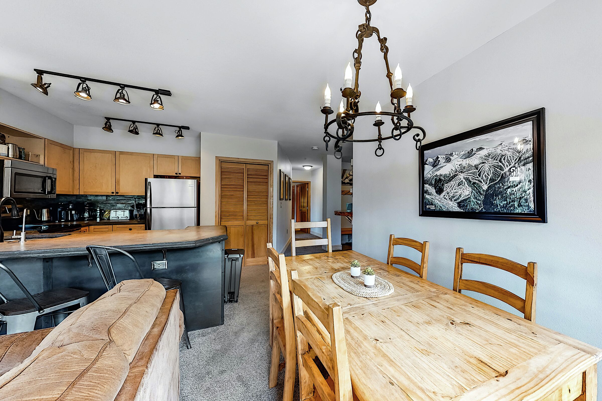Dining Room & Kitchen