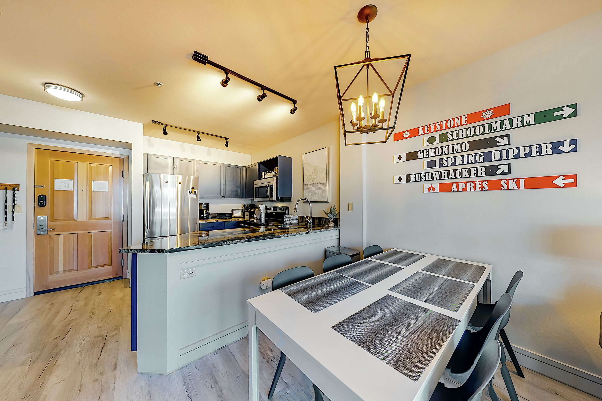 Dining Room & Kitchen