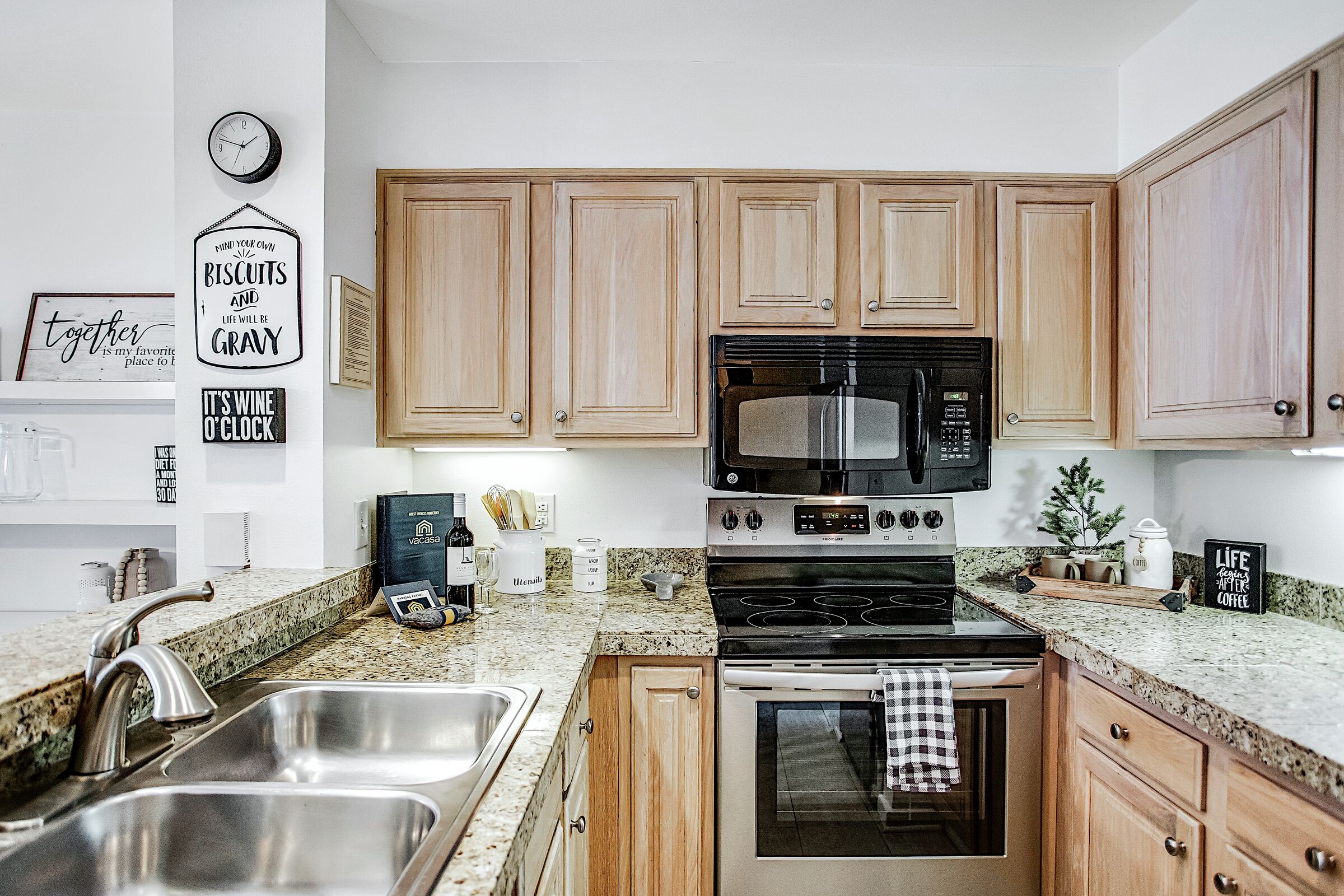 #1529 - Kitchen