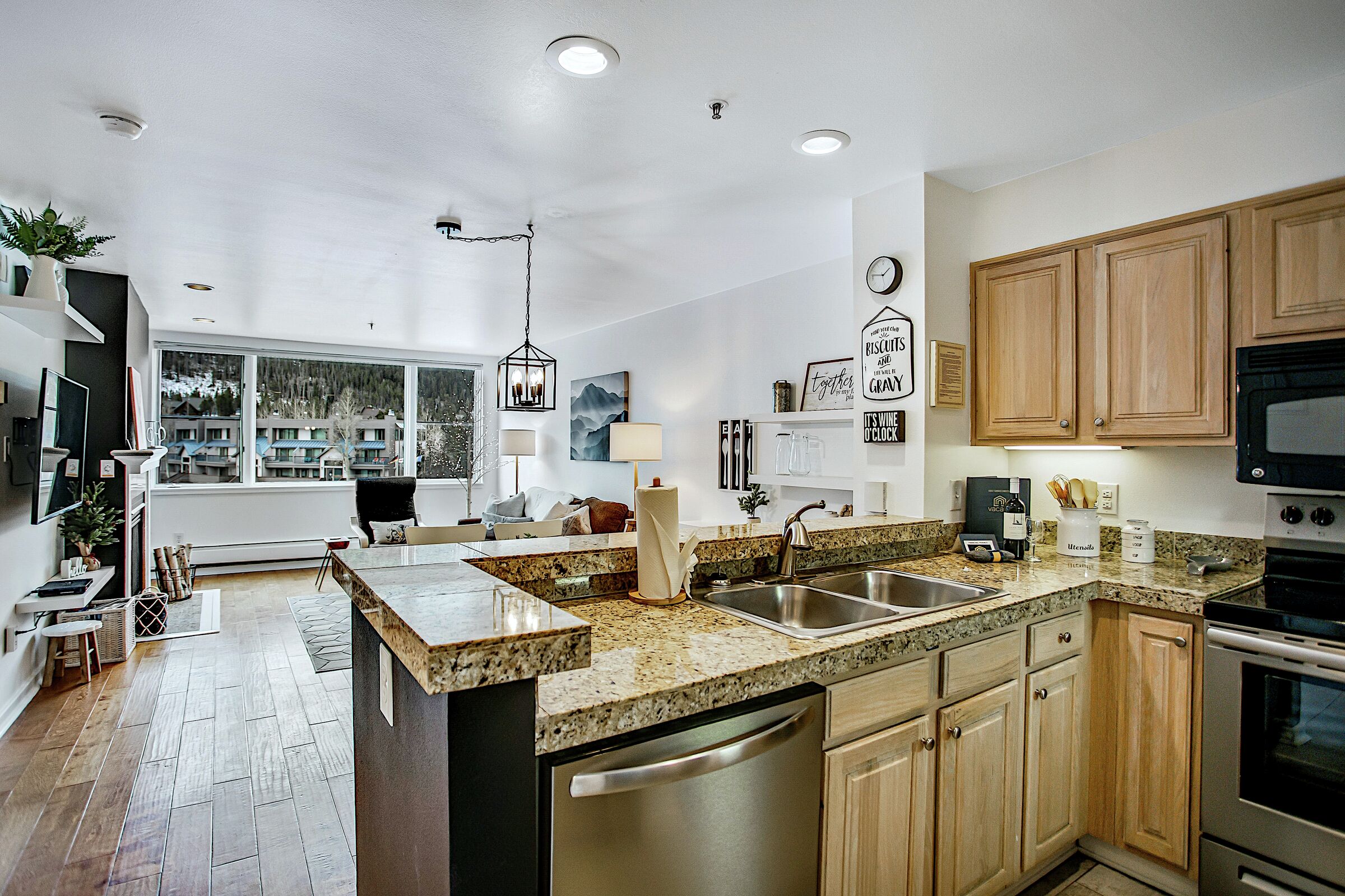 #1529 - Kitchen