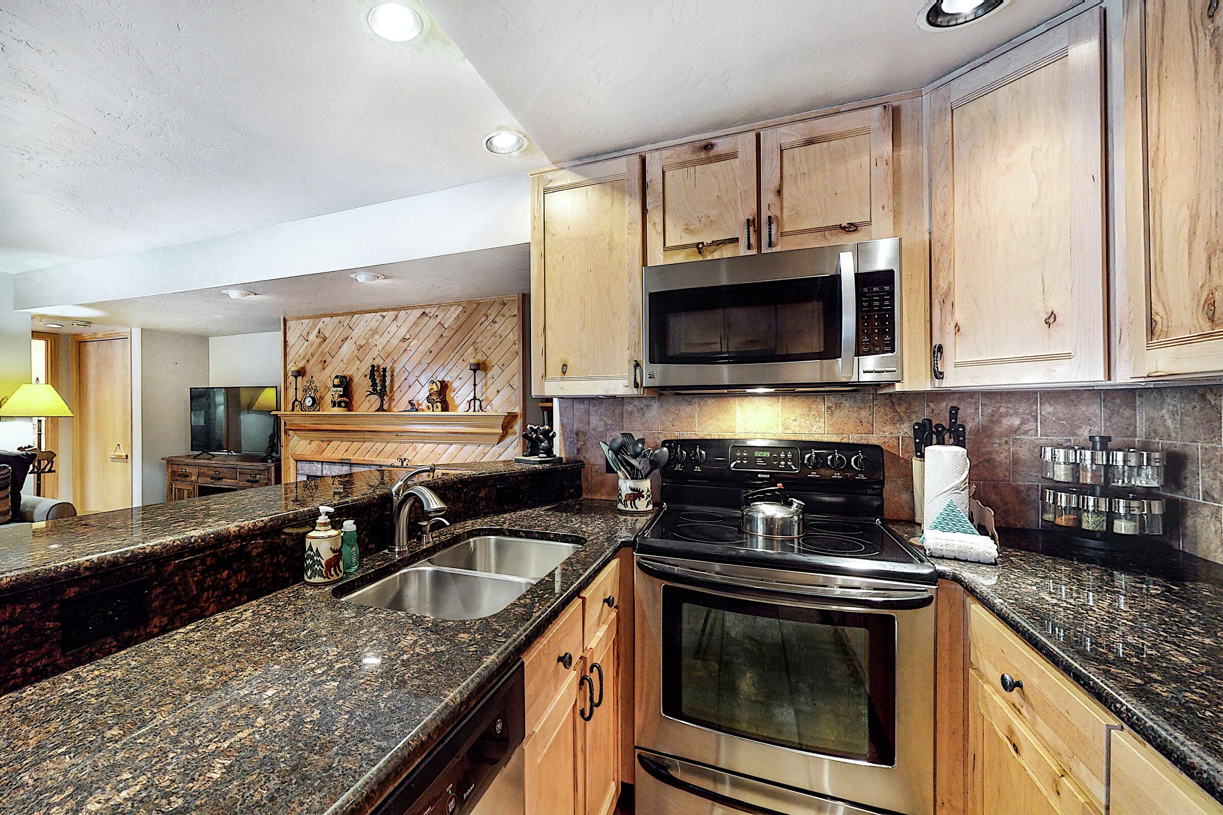 #1003 - Kitchen