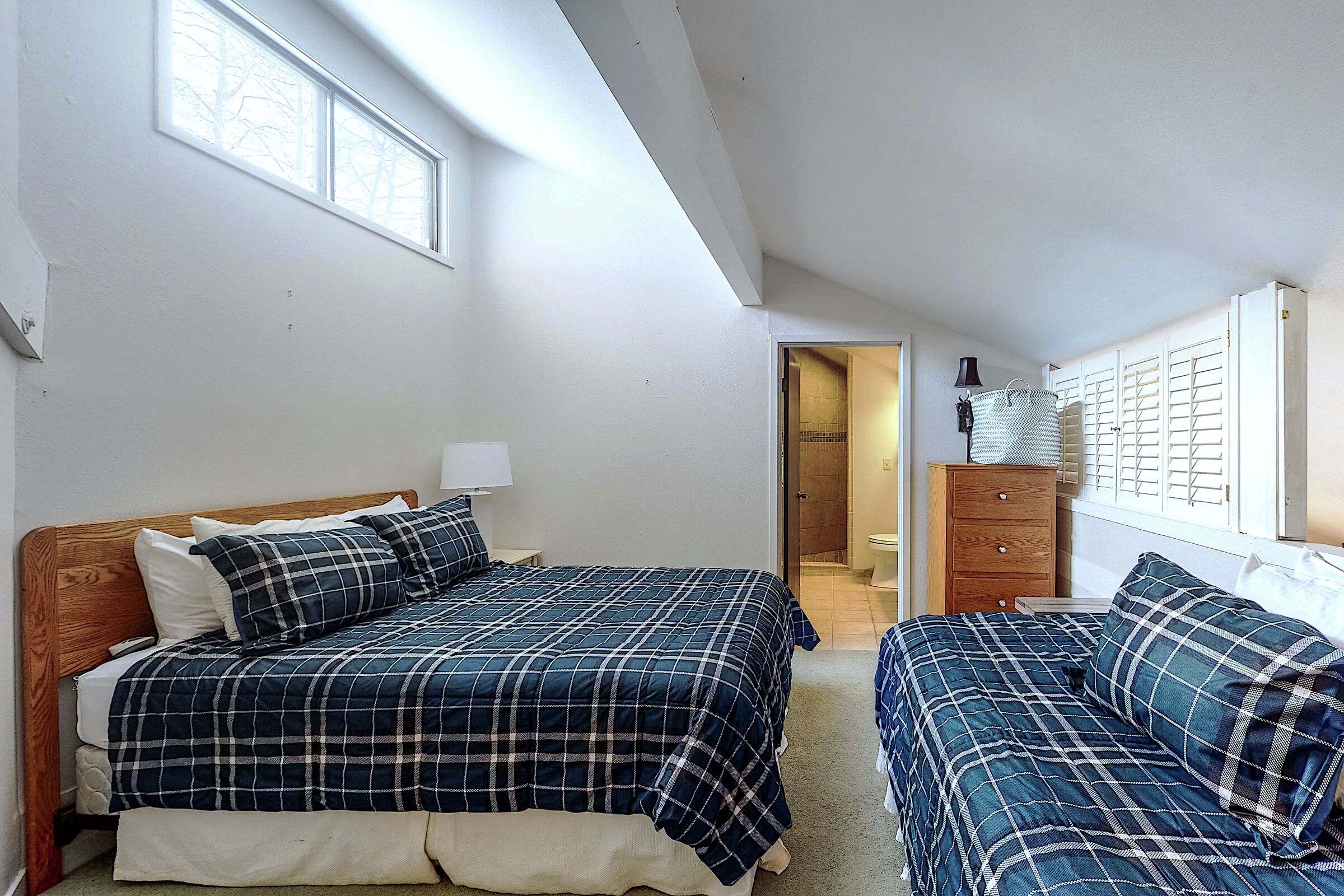 #1096 - Loft Bedroom