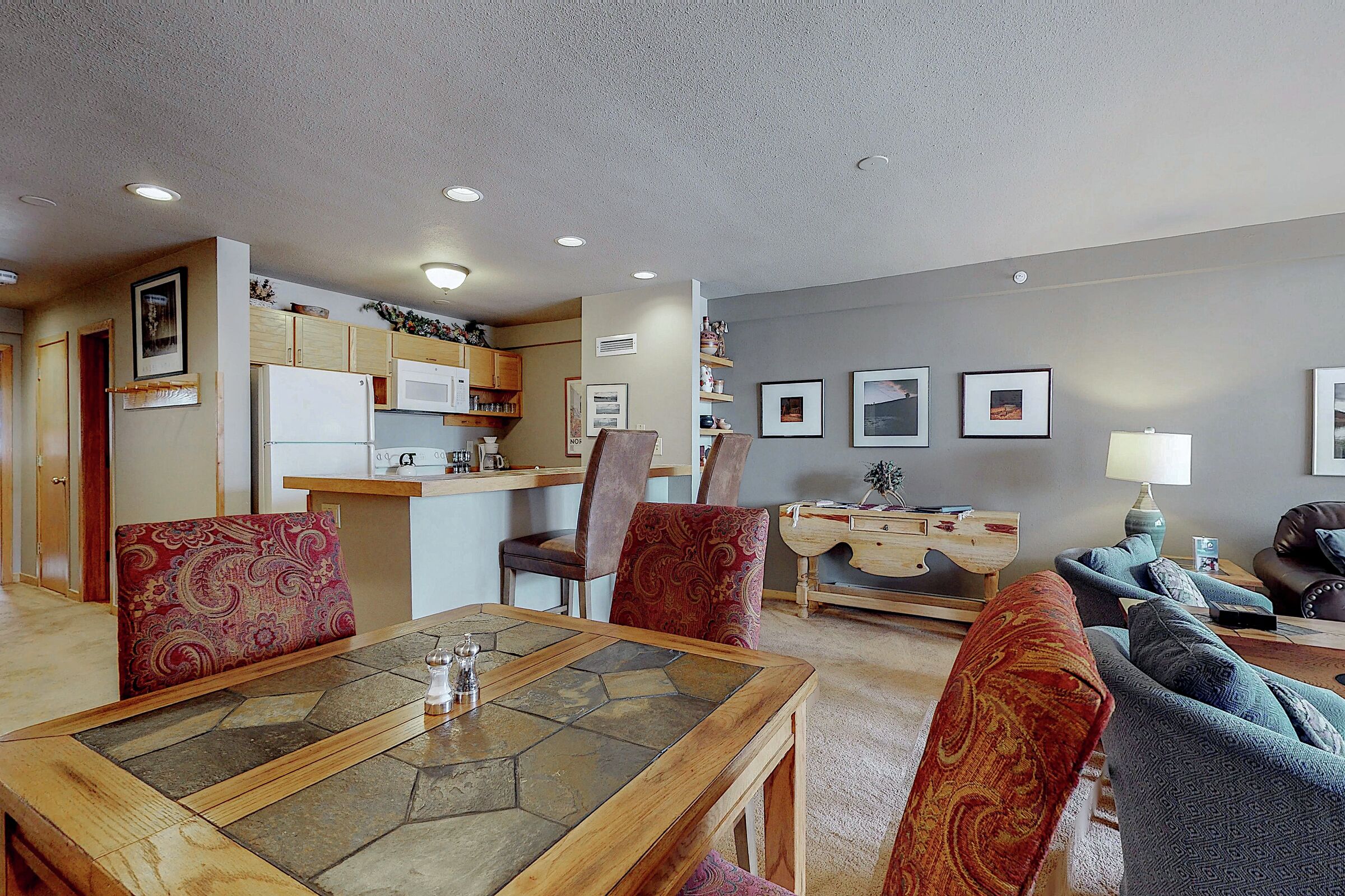 Dining Room & Kitchen