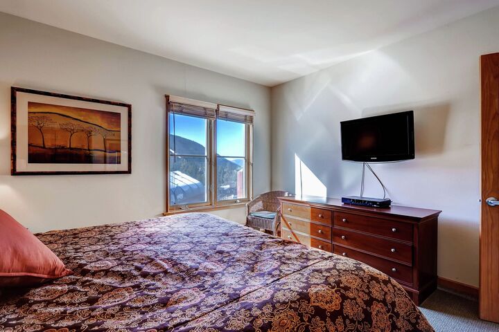 1 Bdrm + Murphy - Jackpine - Bedroom