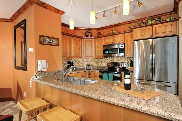 2 Bdrm + Murphy - Jackpine - Kitchen