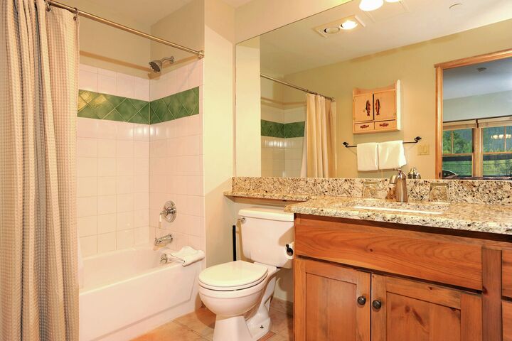 2 Bdrm + Murphy - Jackpine - Bathroom