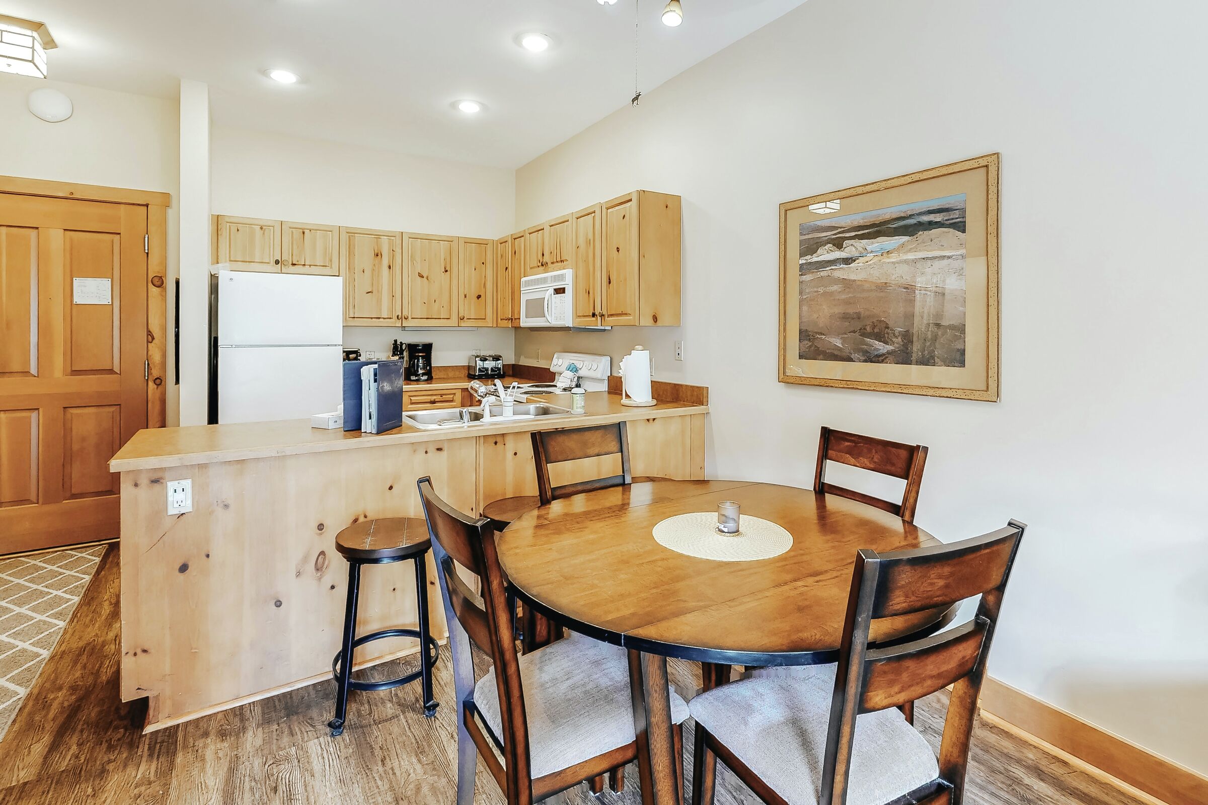 Dining Room & Kitchen
