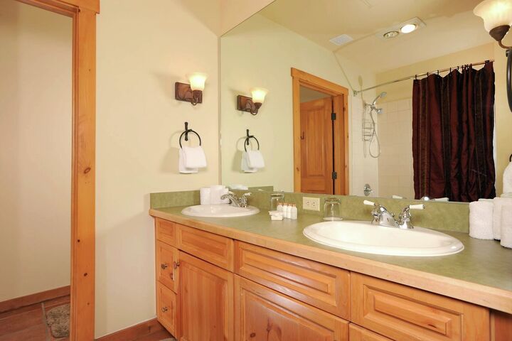 2 Bdrm - Master Ensuite Bathroom