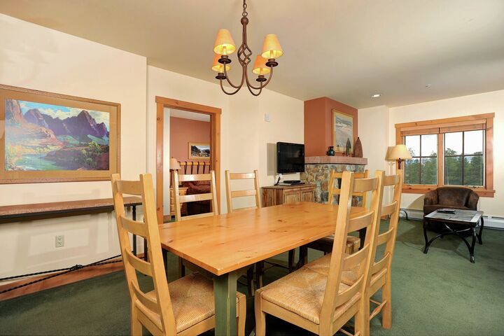 2 Bdrm + Murphy - Dining Area