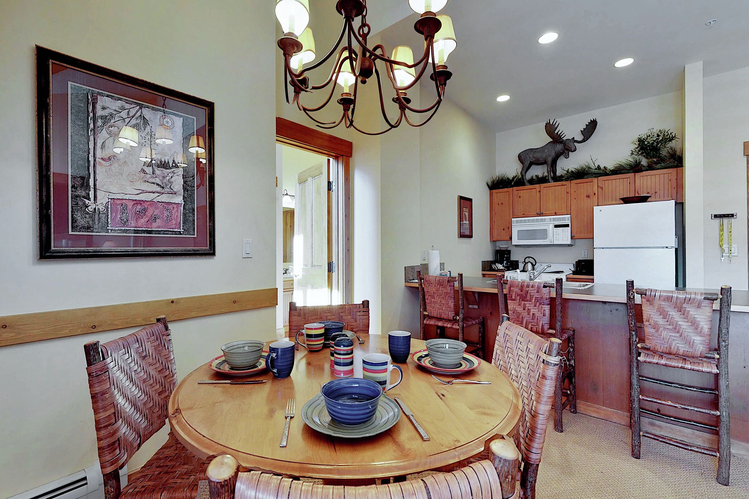 #8906 - Dining Room & Kitchen