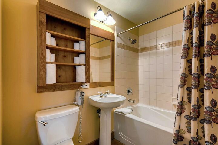 1 Bdrm - Bathroom